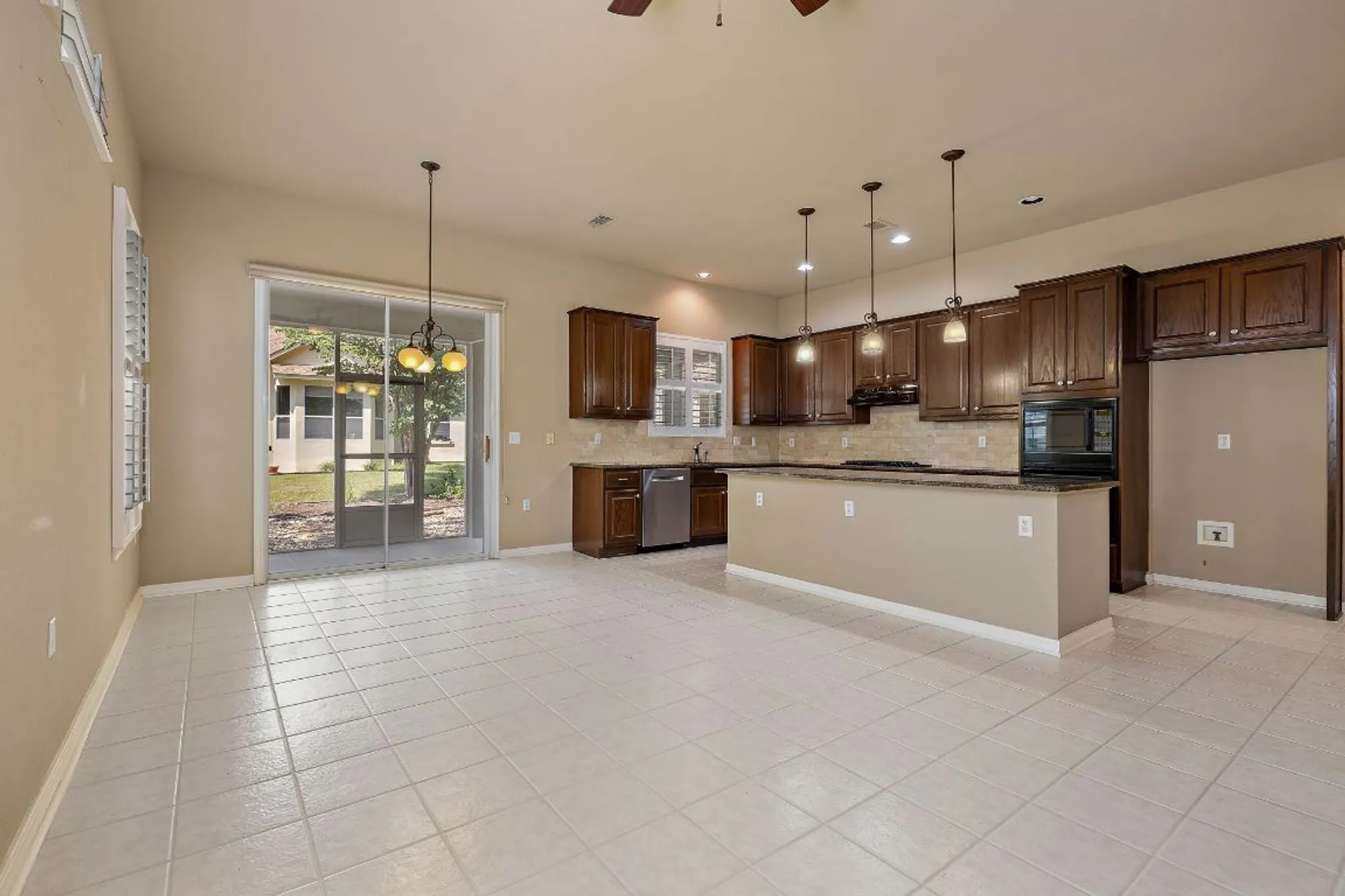 Property Slideshow image 7 of 29 | 196 whispering wind dr, Georgetown, TX, 78633