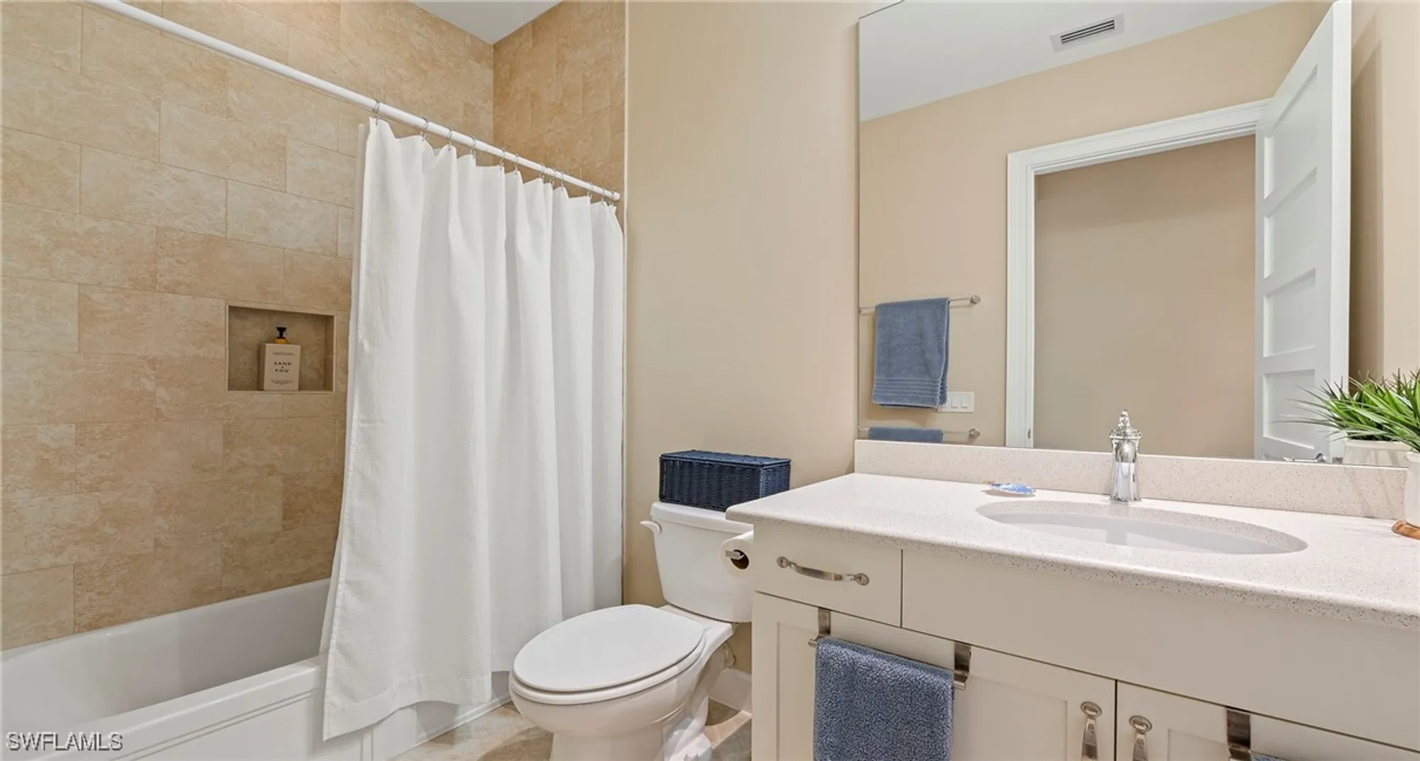 Property Slideshow image 25 of 50 | 6553 dominica dr 202, Naples, FL, 34113