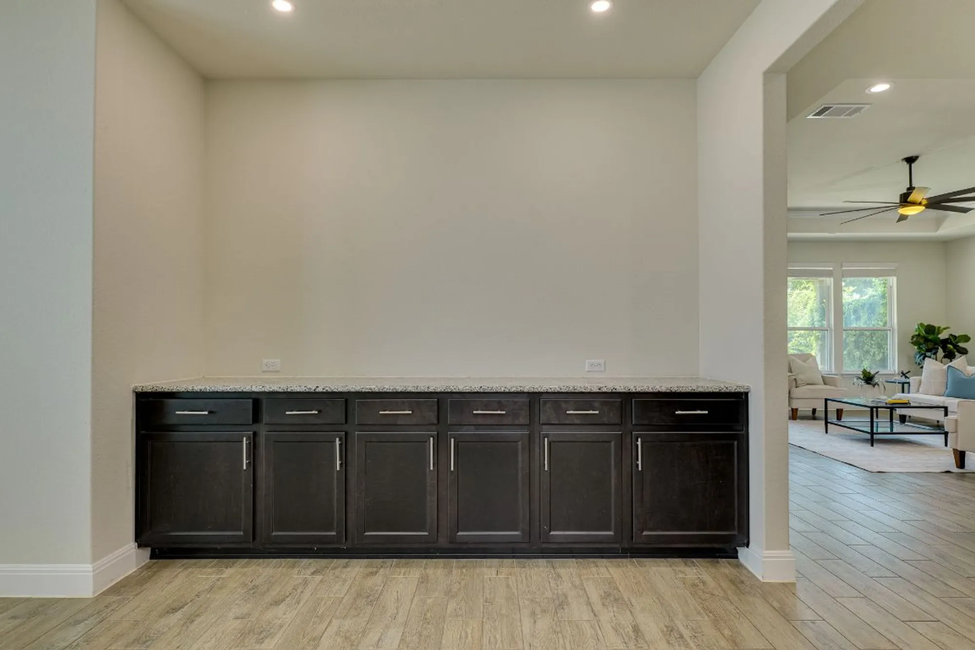 Property Slideshow image 11 of 40 | 705 holiday creek ln, Georgetown, TX, 78633