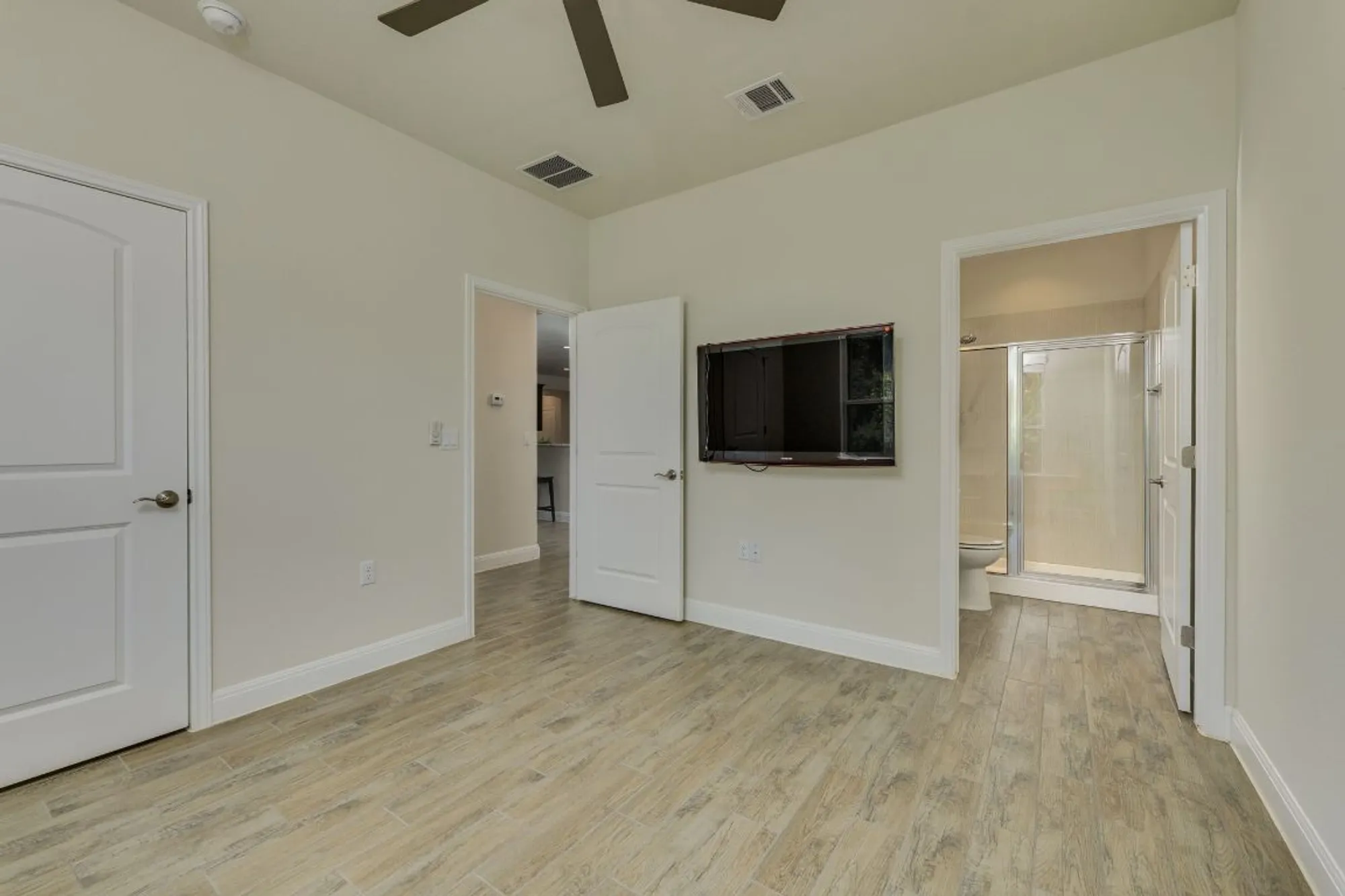 Property Slideshow image 29 of 40 | 705 holiday creek ln, Georgetown, TX, 78633