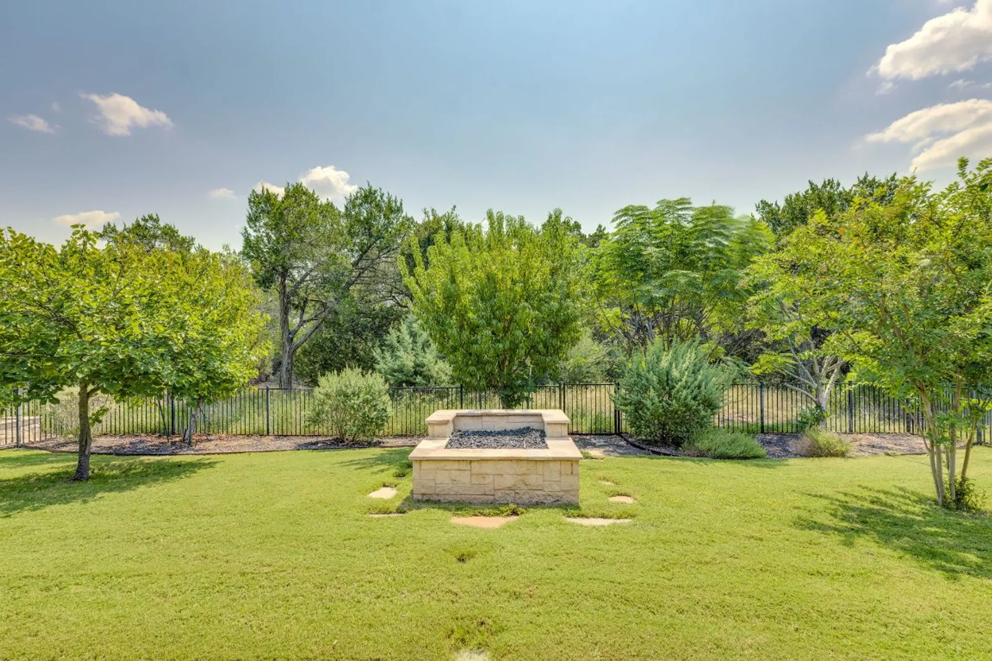 Property Slideshow image 34 of 40 | 705 holiday creek ln, Georgetown, TX, 78633