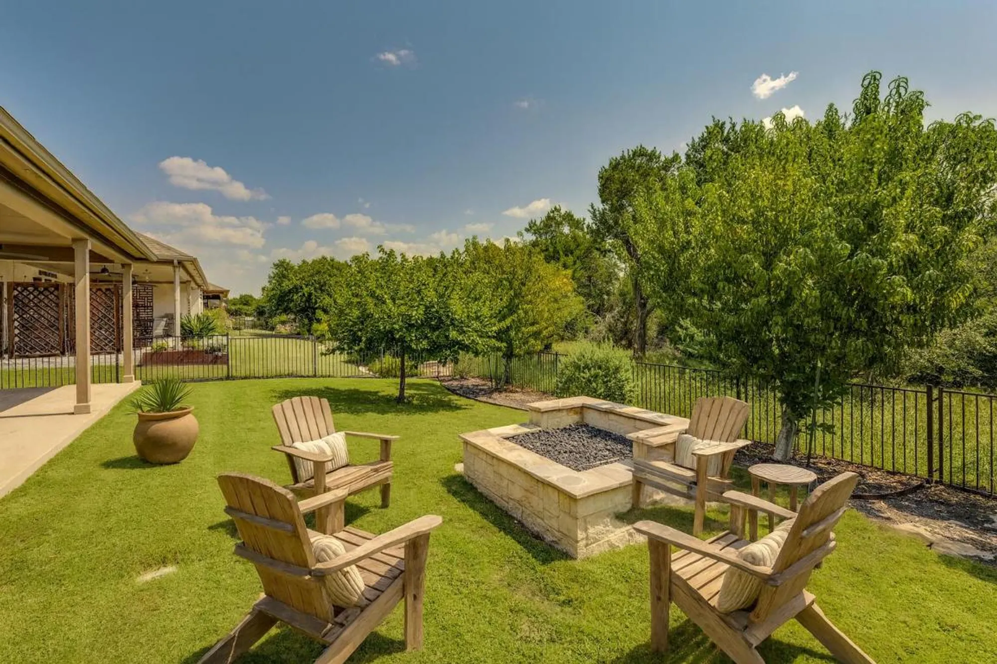 Property Slideshow image 35 of 40 | 705 holiday creek ln, Georgetown, TX, 78633