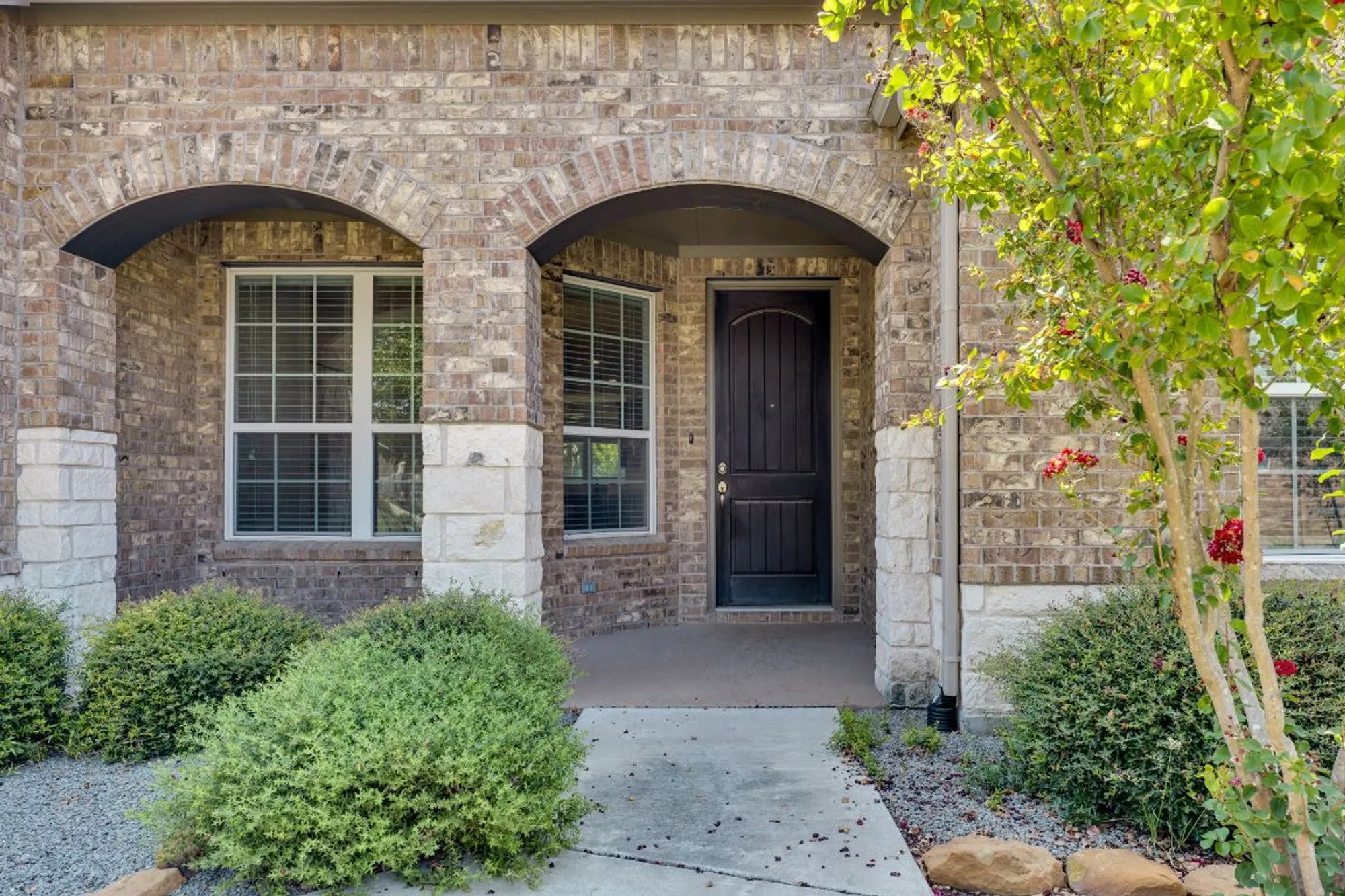 Property Slideshow image 3 of 40 | 705 holiday creek ln, Georgetown, TX, 78633
