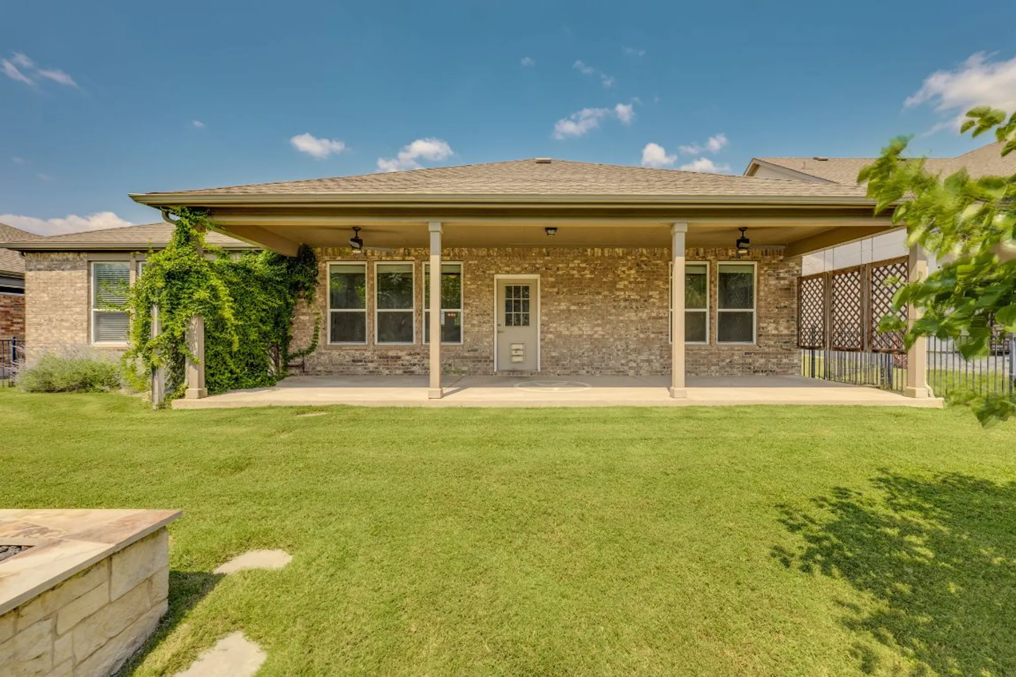 Property Slideshow image 32 of 40 | 705 holiday creek ln, Georgetown, TX, 78633