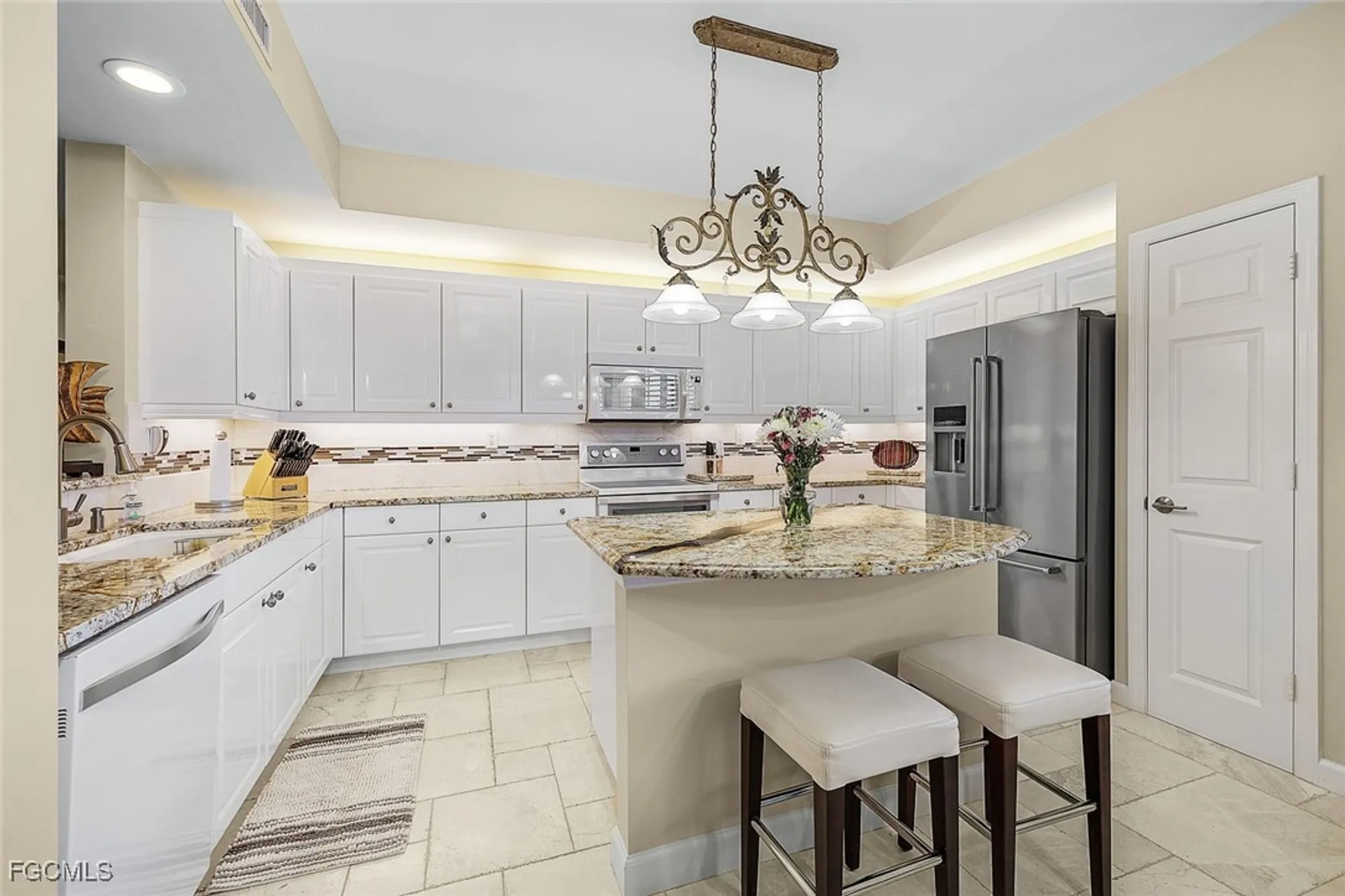 Property Slideshow image 11 of 50 | 14250 royal harbour ct 817, Fort Myers, FL, 33908