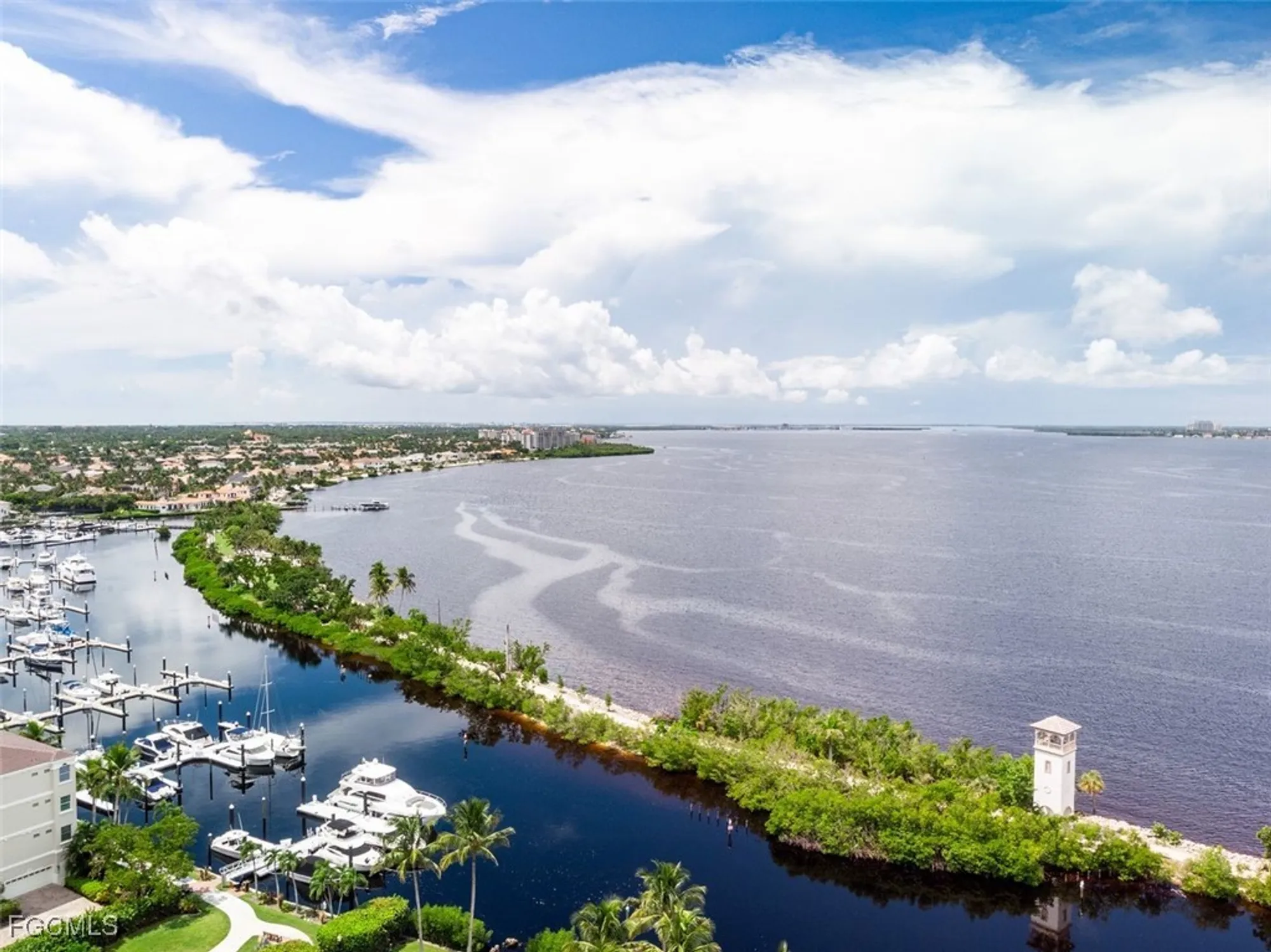 Property Slideshow image 5 of 50 | 14250 royal harbour ct 817, Fort Myers, FL, 33908