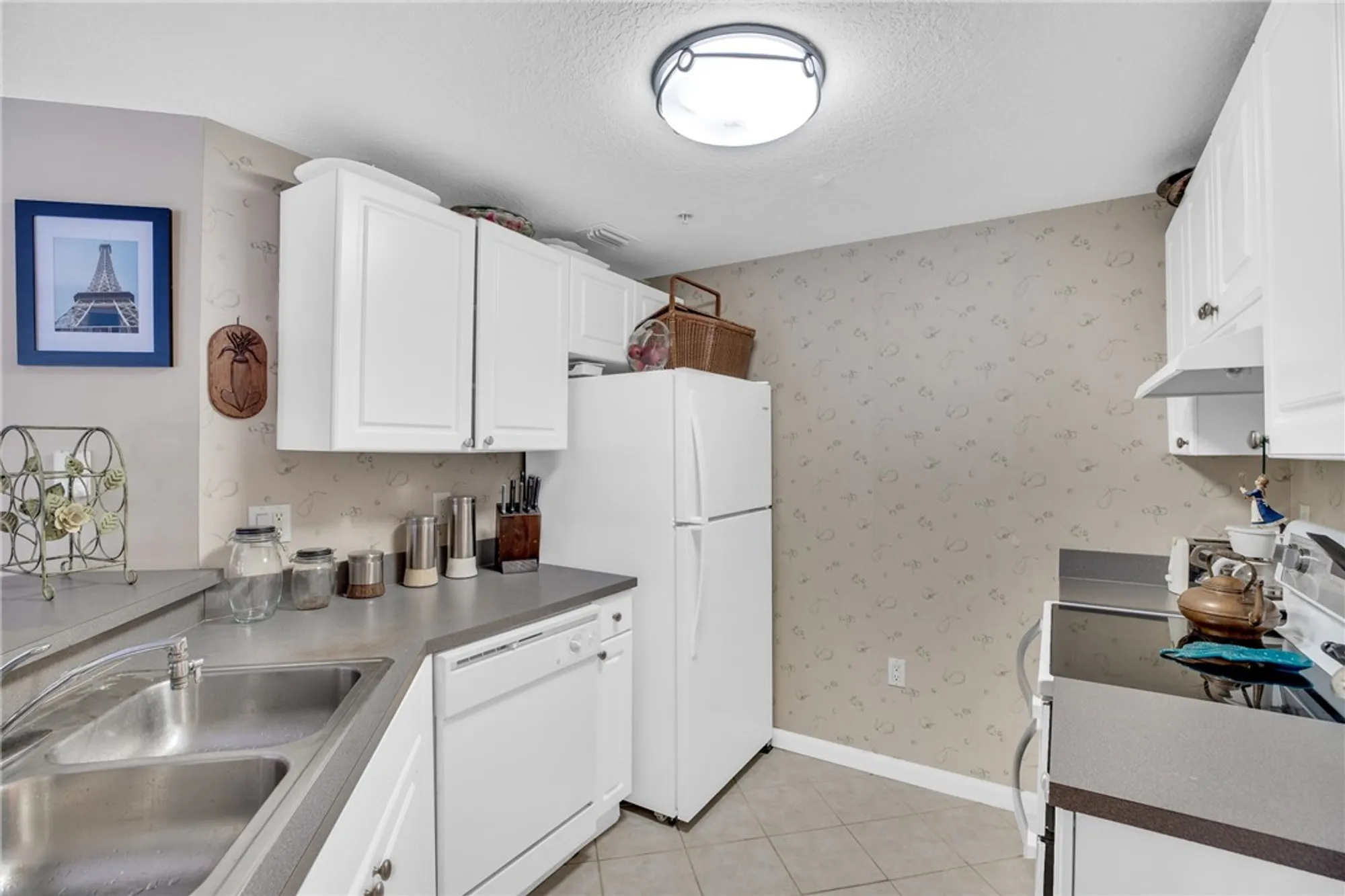 Property Slideshow image 10 of 36 | 5060 fairways cir f210, Vero Beach, FL, 32967