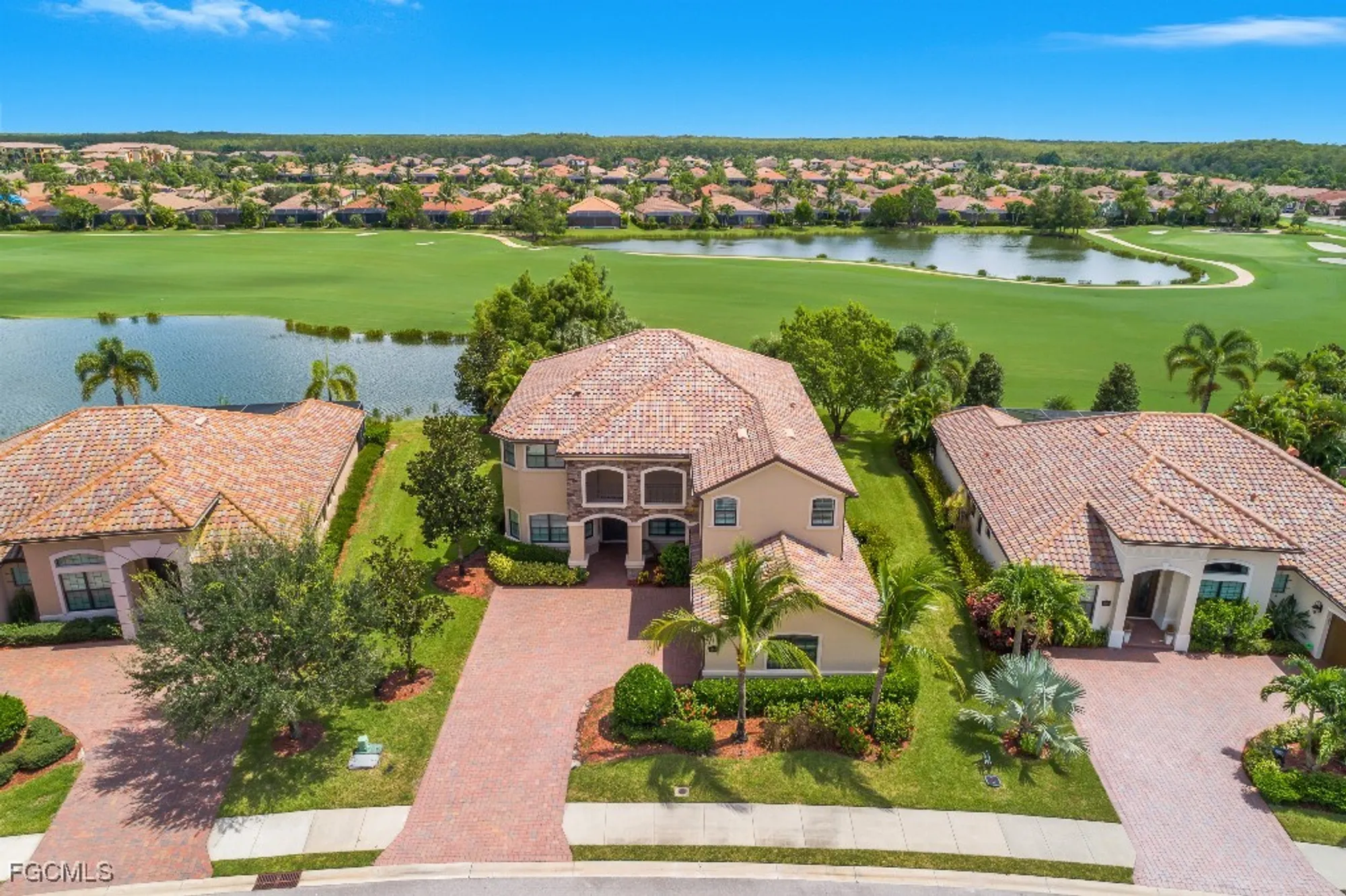 Property Slideshow image 3 of 50 | 28647 lisburn ct, Bonita Springs, FL, 34135