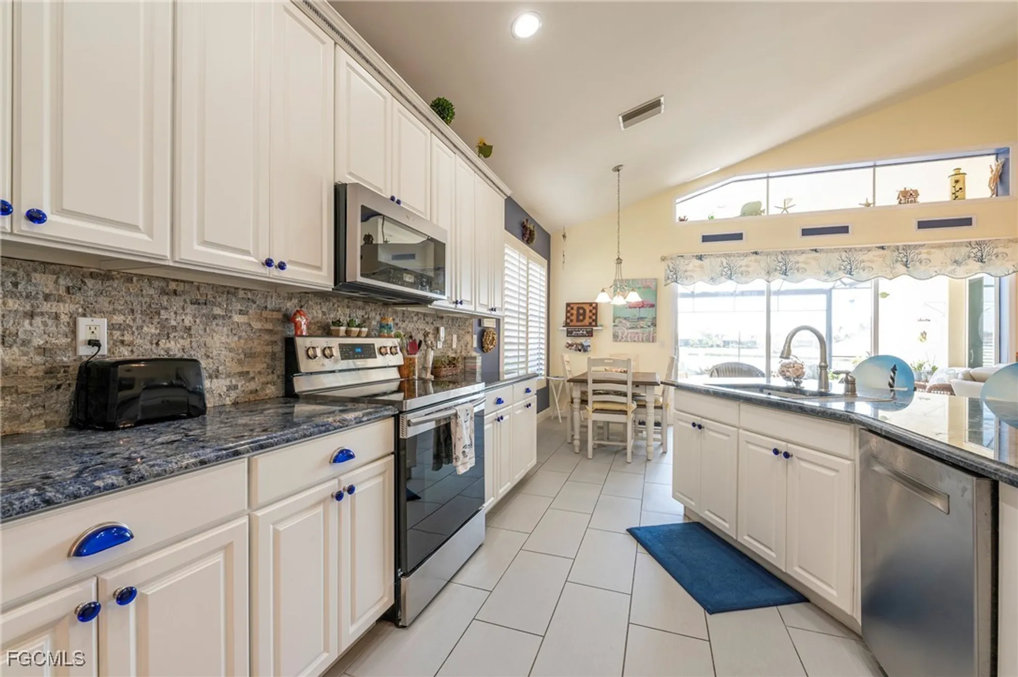 Property Slideshow image 4 of 35 | 9125 shadow glen way, Fort Myers, FL, 33913