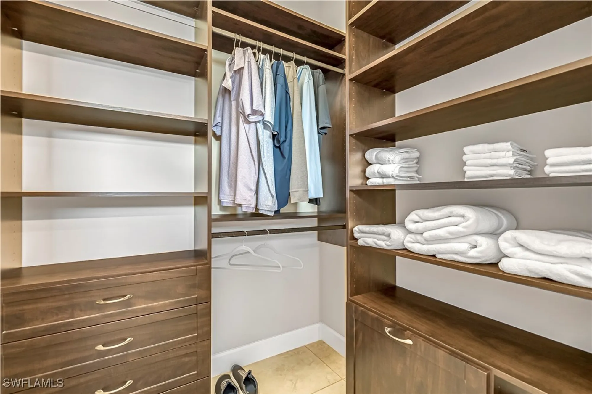 Property Slideshow image 27 of 41 | 5042 andros dr, Naples, FL, 34113