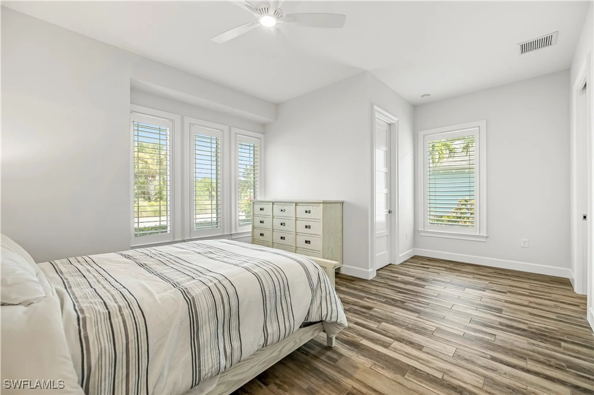 Property Slideshow image 32 of 41 | 5042 andros dr, Naples, FL, 34113