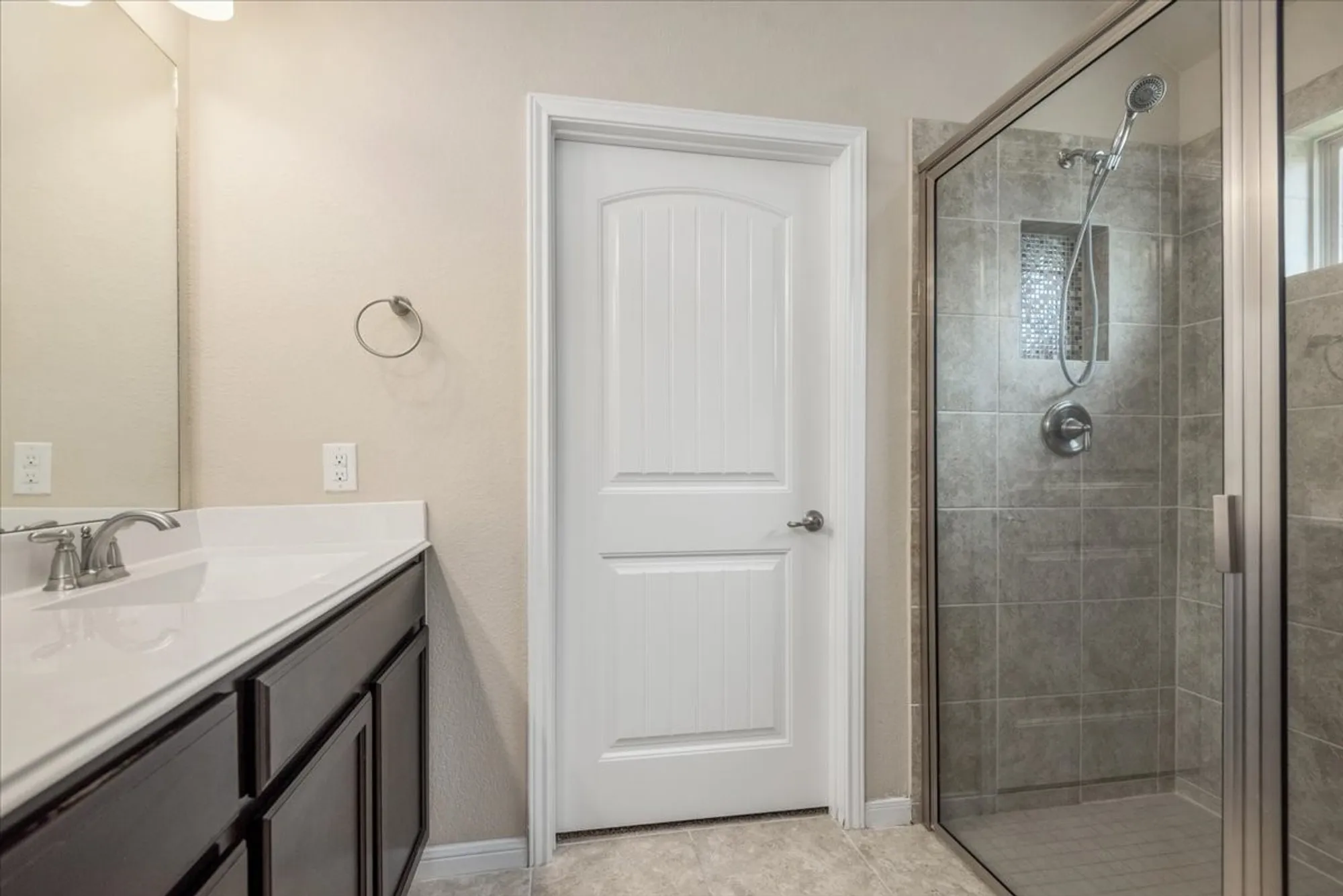 Property Slideshow image 13 of 24 | 3914 kellys falls ln, Katy, TX, 77494