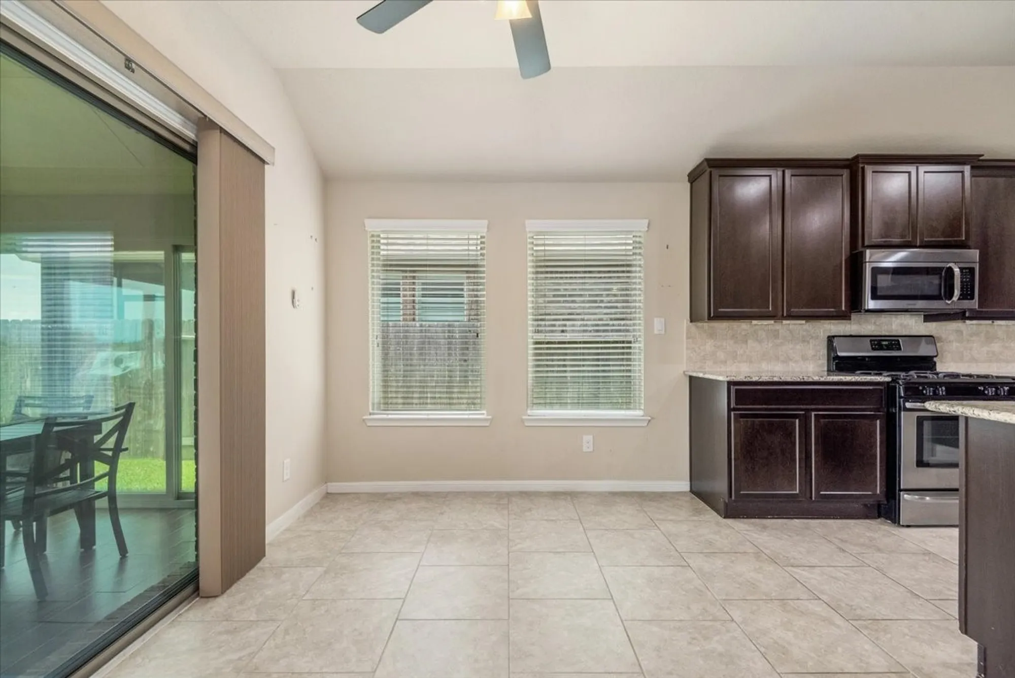Property Slideshow image 7 of 24 | 3914 kellys falls ln, Katy, TX, 77494