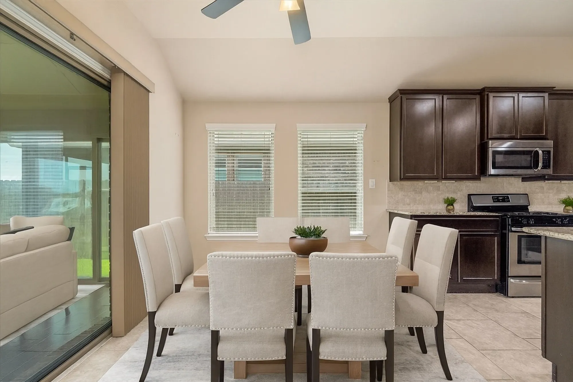 Property Slideshow image 8 of 24 | 3914 kellys falls ln, Katy, TX, 77494