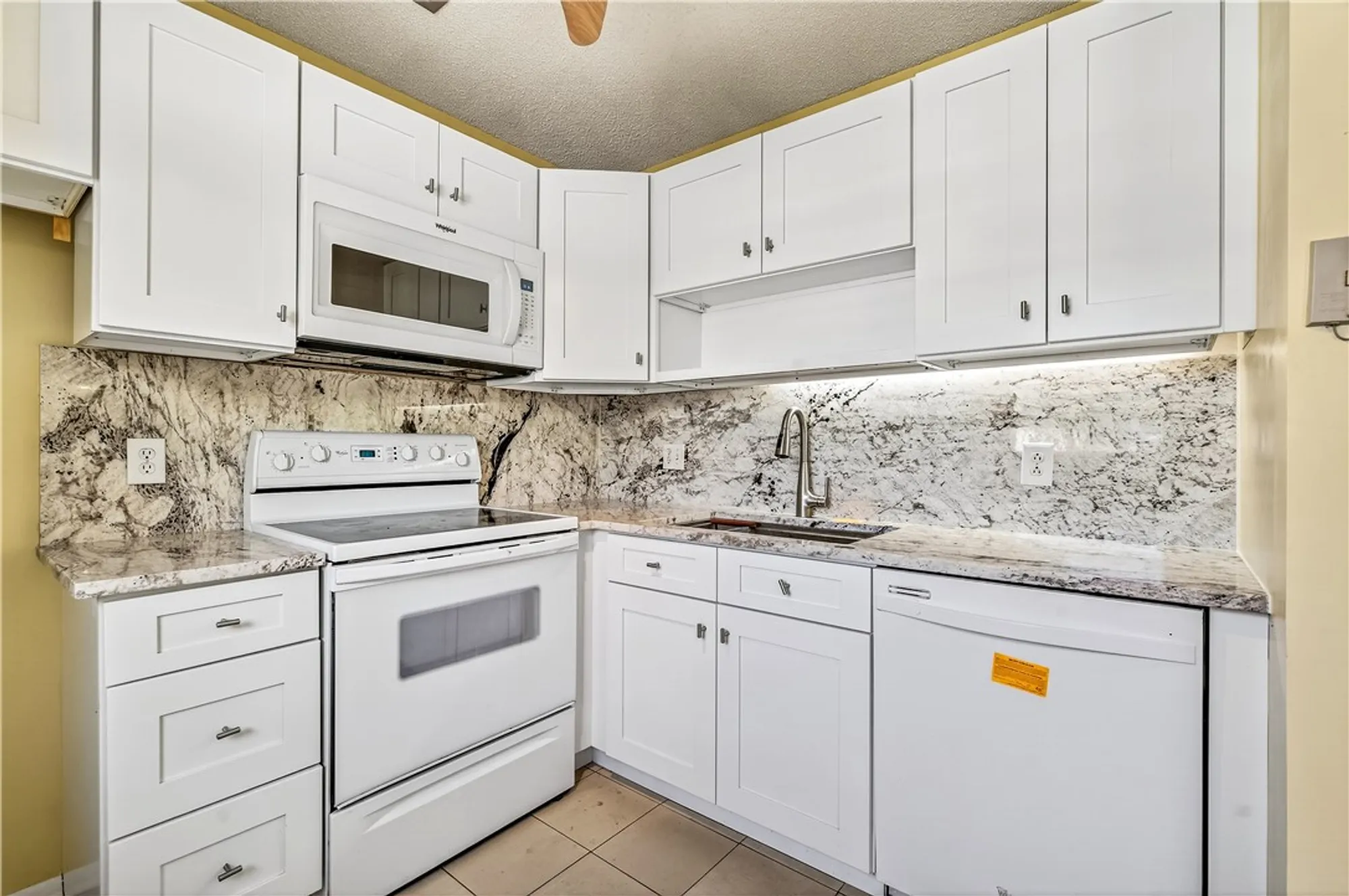 Property Slideshow image 1 of 32 | 45 vista gardens trl 202, Vero Beach, FL, 32962