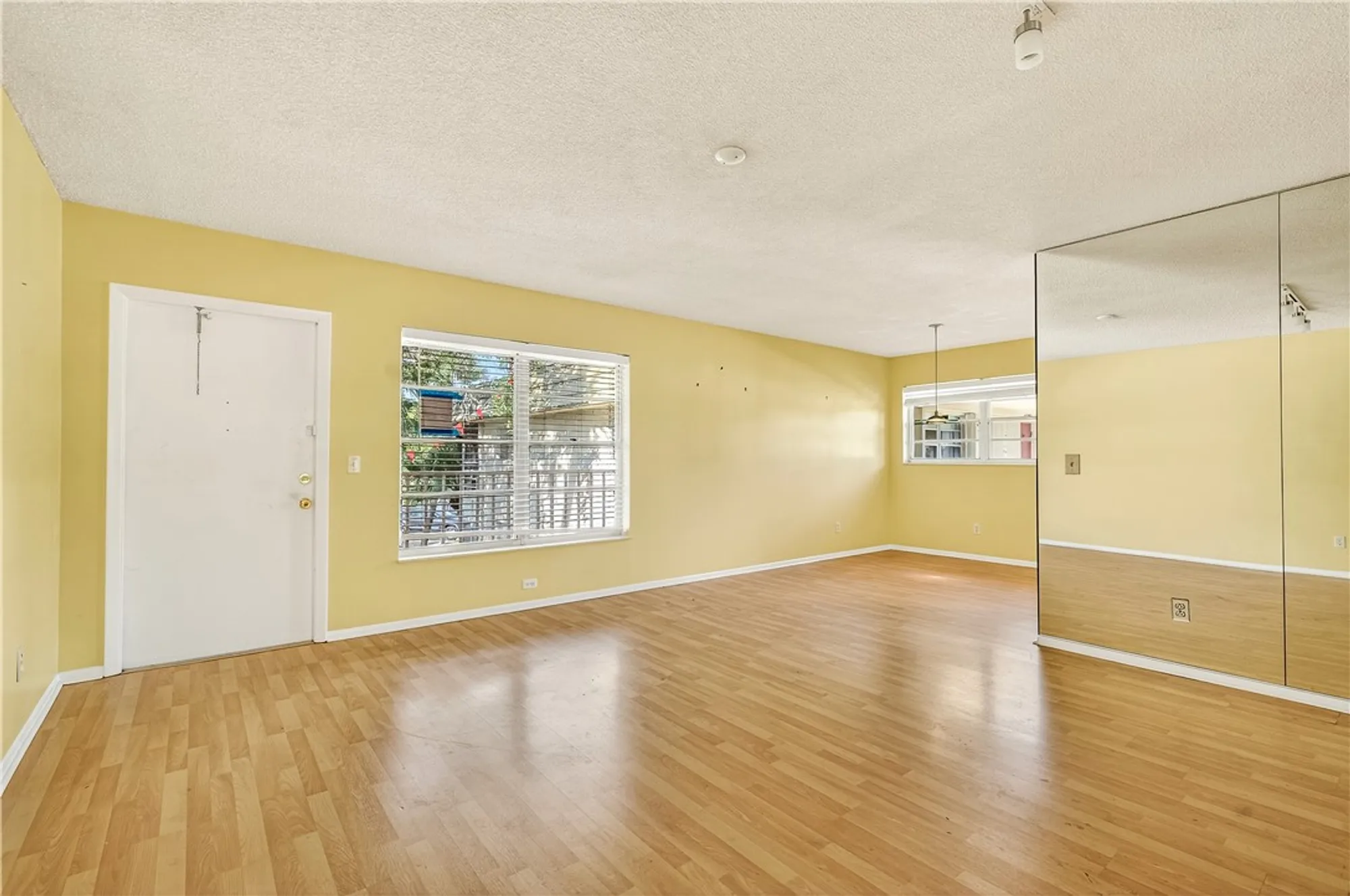 Property Slideshow image 5 of 32 | 45 vista gardens trl 202, Vero Beach, FL, 32962