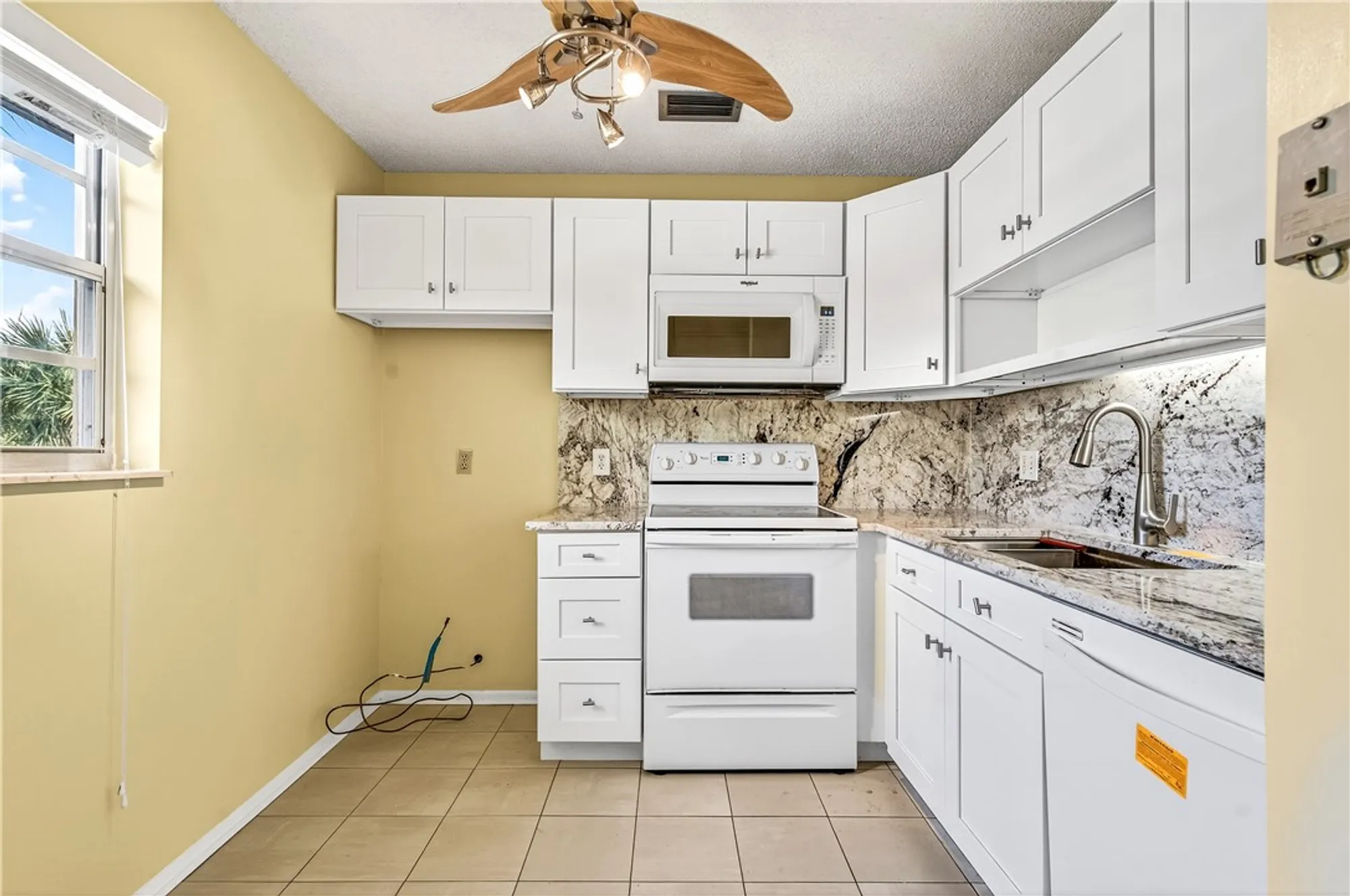 Property Slideshow image 7 of 32 | 45 vista gardens trl 202, Vero Beach, FL, 32962