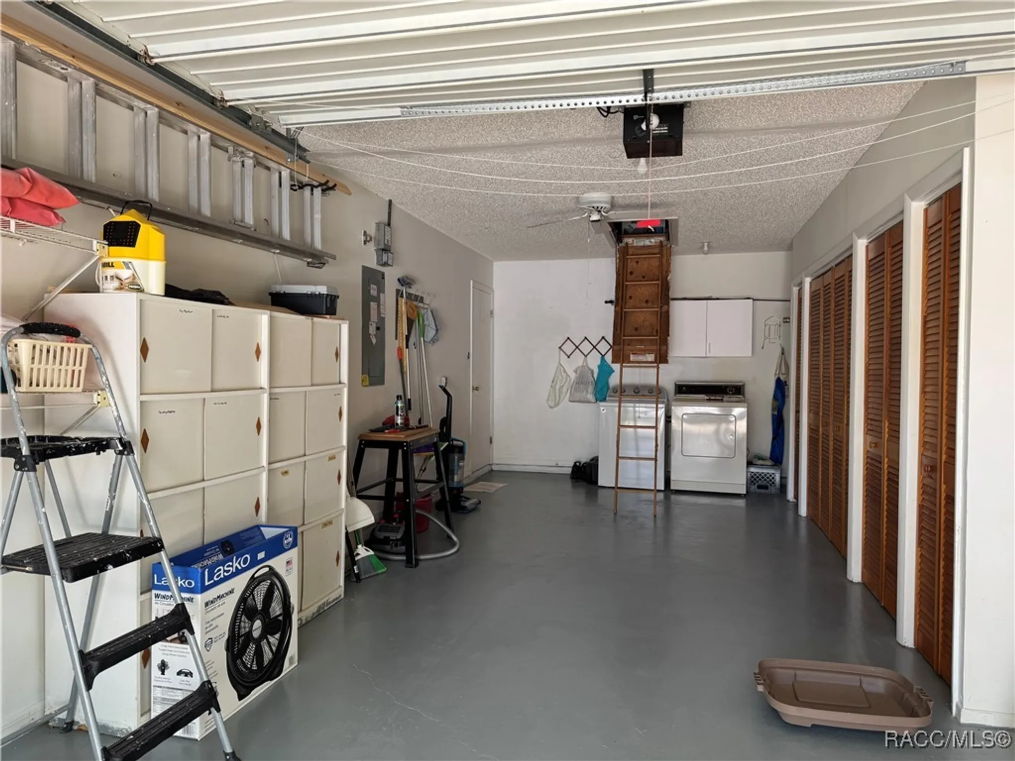 Property Slideshow image 4 of 22 | 3935 n huckleberry pt, Beverly Hills, FL, 34465