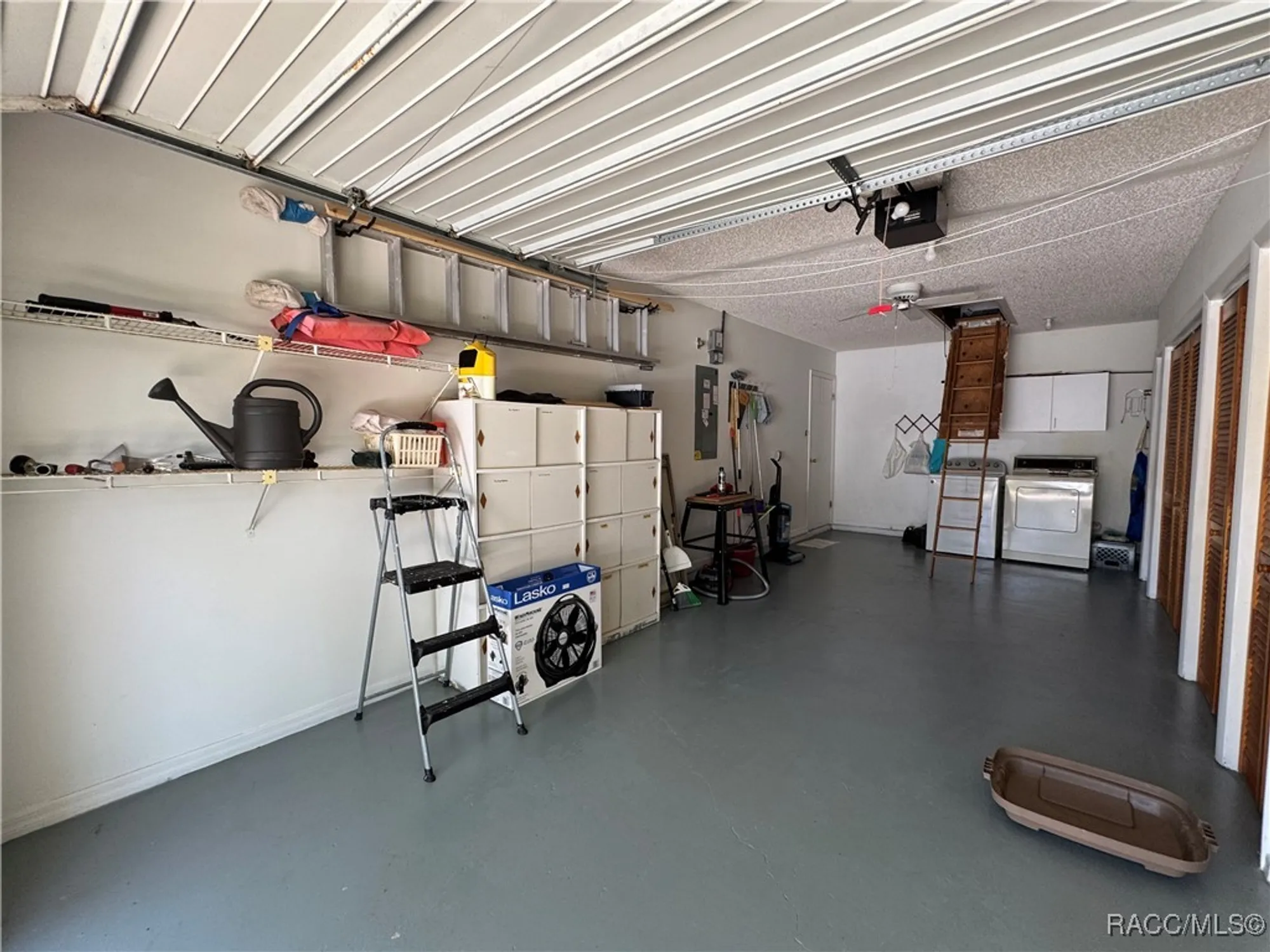 Property Slideshow image 5 of 22 | 3935 n huckleberry pt, Beverly Hills, FL, 34465