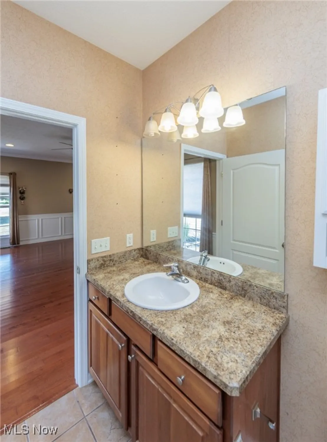 Property Slideshow image 34 of 50 | 4887 meadow lark dr, Lorain, OH, 44053