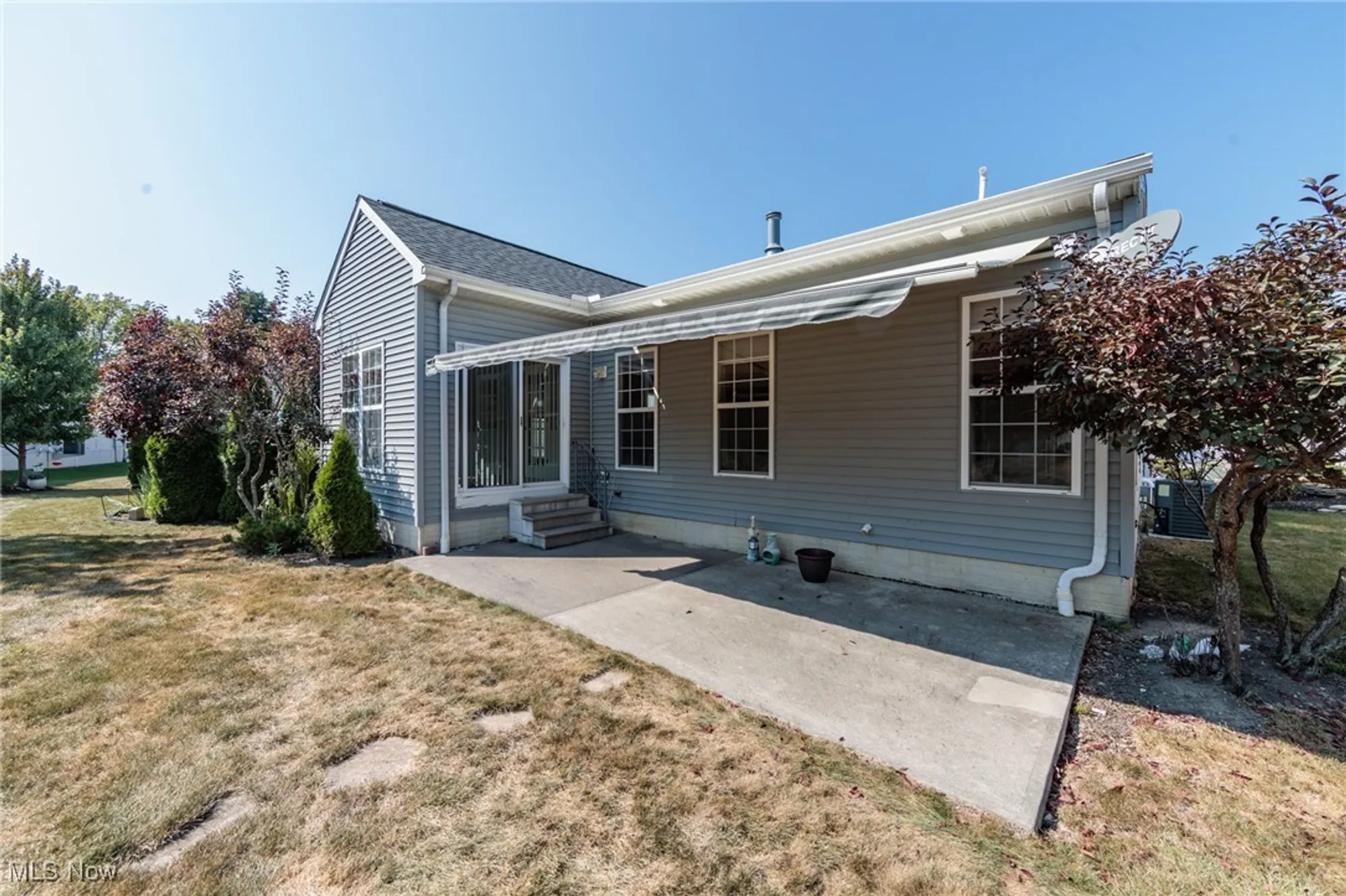 Property Slideshow image 3 of 50 | 4887 meadow lark dr, Lorain, OH, 44053