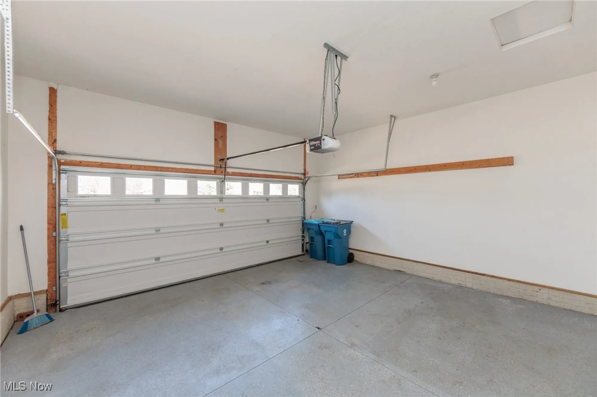 Property Slideshow image 44 of 50 | 4887 meadow lark dr, Lorain, OH, 44053