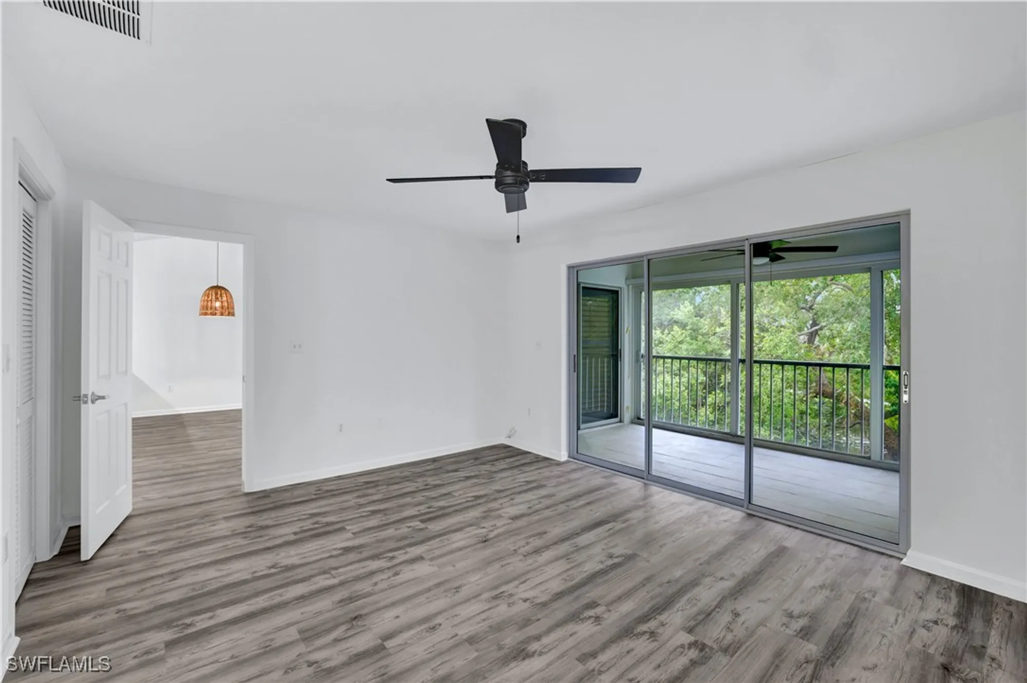 Property Slideshow image 10 of 31 | 5895 chanteclair dr 126, Naples, FL, 34108