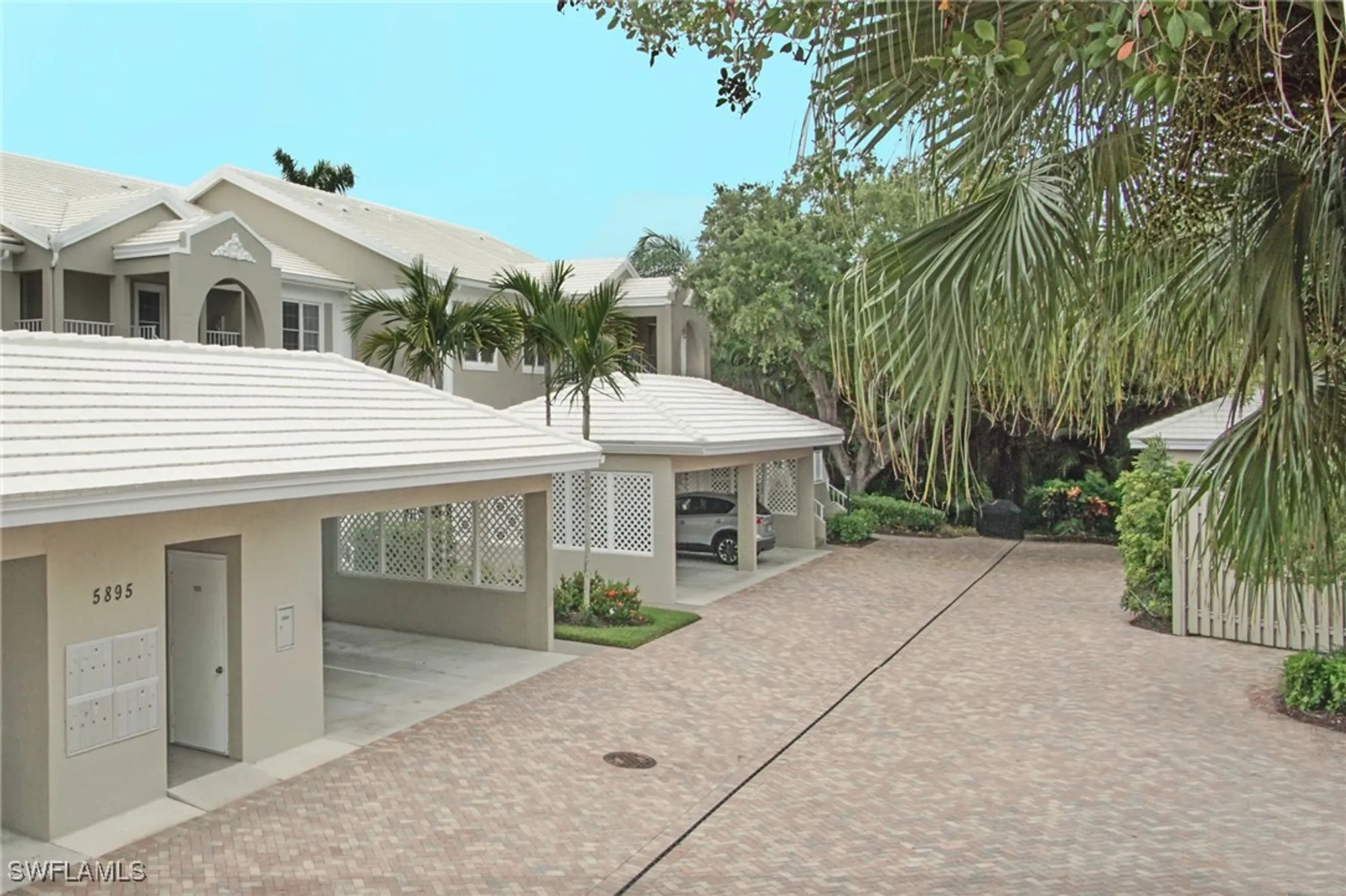 Property Slideshow image 20 of 31 | 5895 chanteclair dr 126, Naples, FL, 34108