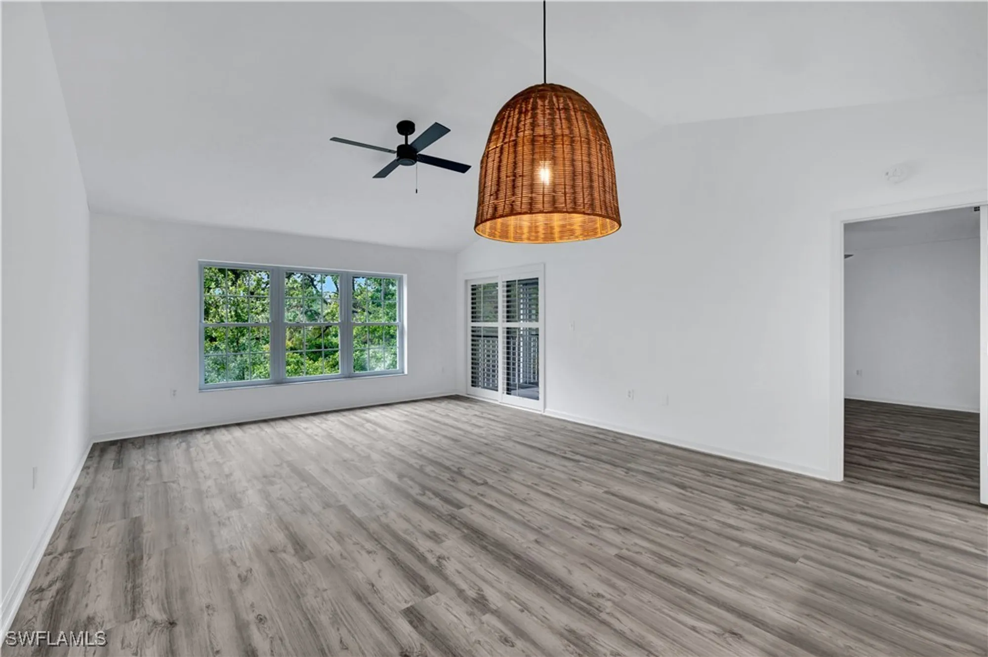 Property Slideshow image 7 of 31 | 5895 chanteclair dr 126, Naples, FL, 34108