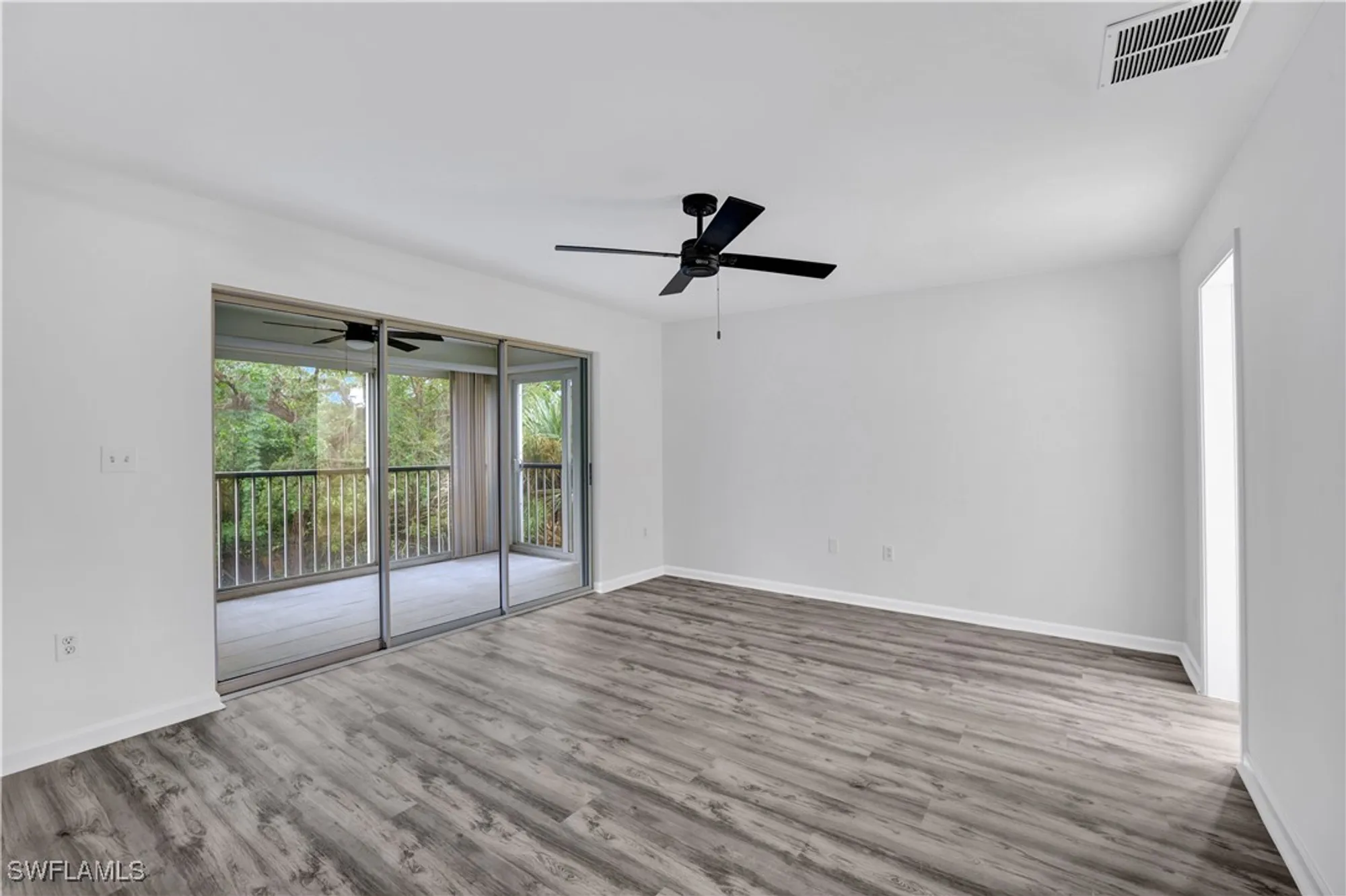 Property Slideshow image 9 of 31 | 5895 chanteclair dr 126, Naples, FL, 34108