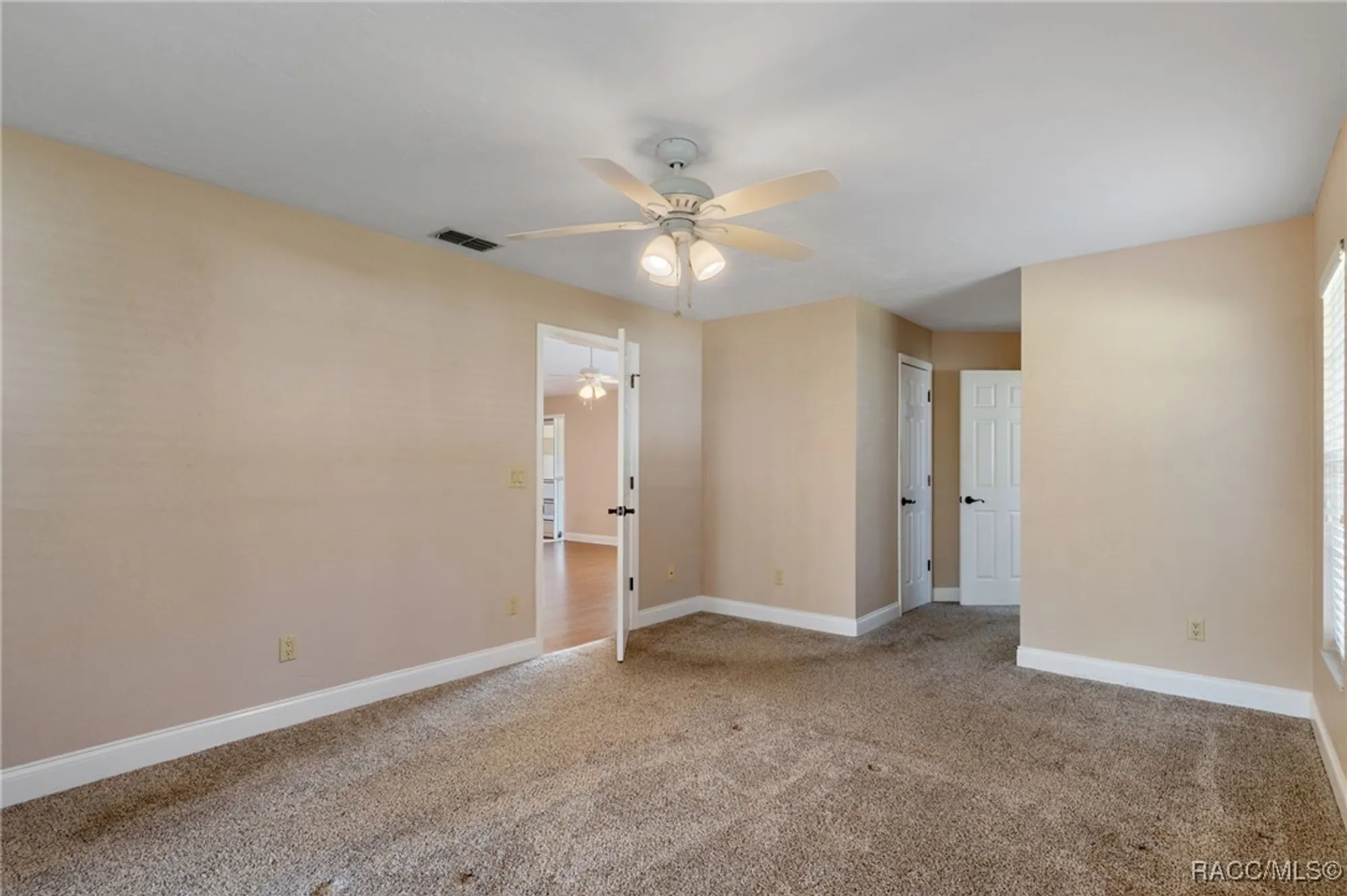 Property Slideshow image 16 of 49 | 1385 n hunterston pt, Crystal River, FL, 34429