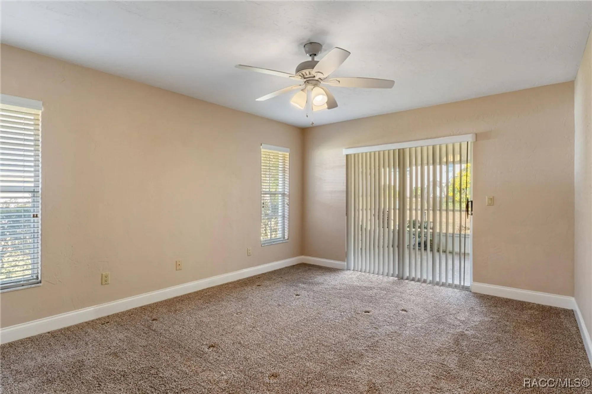 Property Slideshow image 17 of 49 | 1385 n hunterston pt, Crystal River, FL, 34429