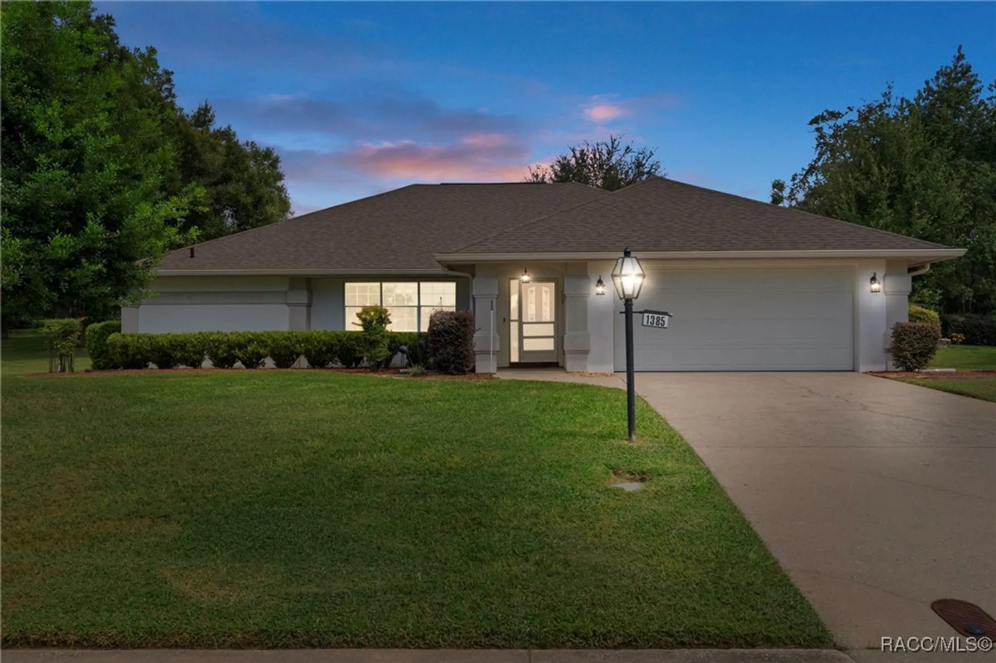 Property Slideshow image 1 of 49 | 1385 n hunterston pt, Crystal River, FL, 34429