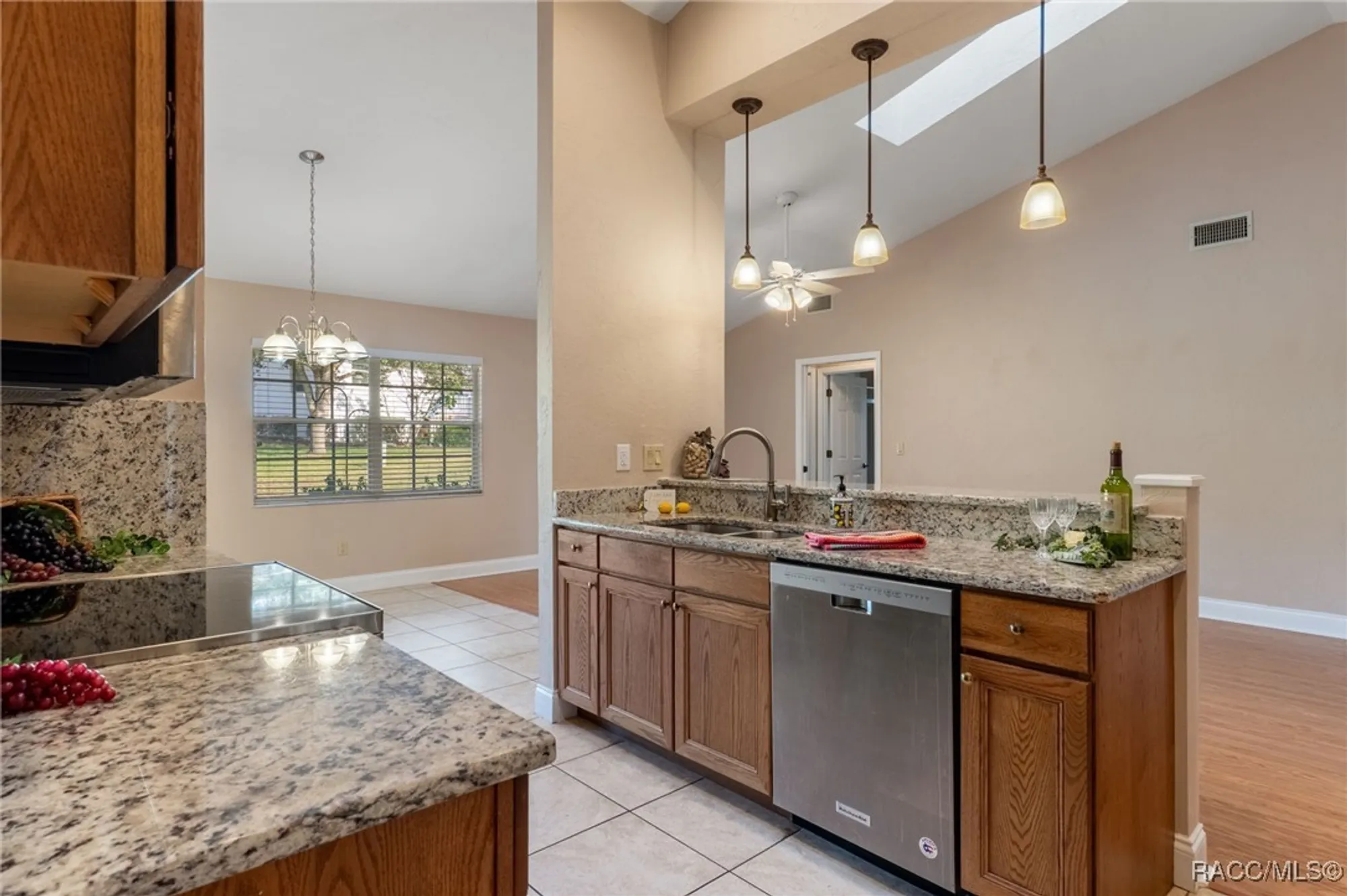 Property Slideshow image 11 of 49 | 1385 n hunterston pt, Crystal River, FL, 34429