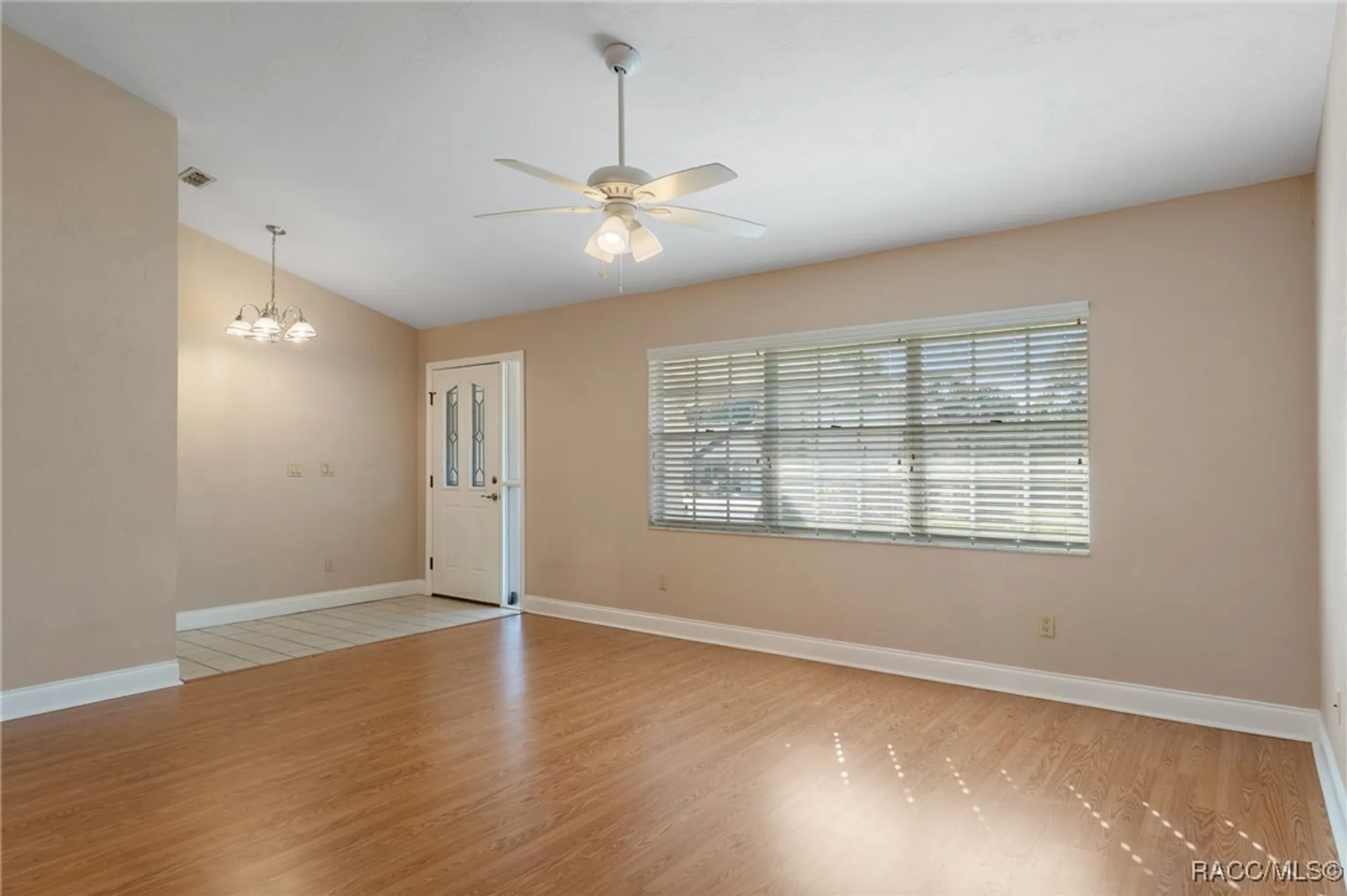 Property Slideshow image 6 of 49 | 1385 n hunterston pt, Crystal River, FL, 34429