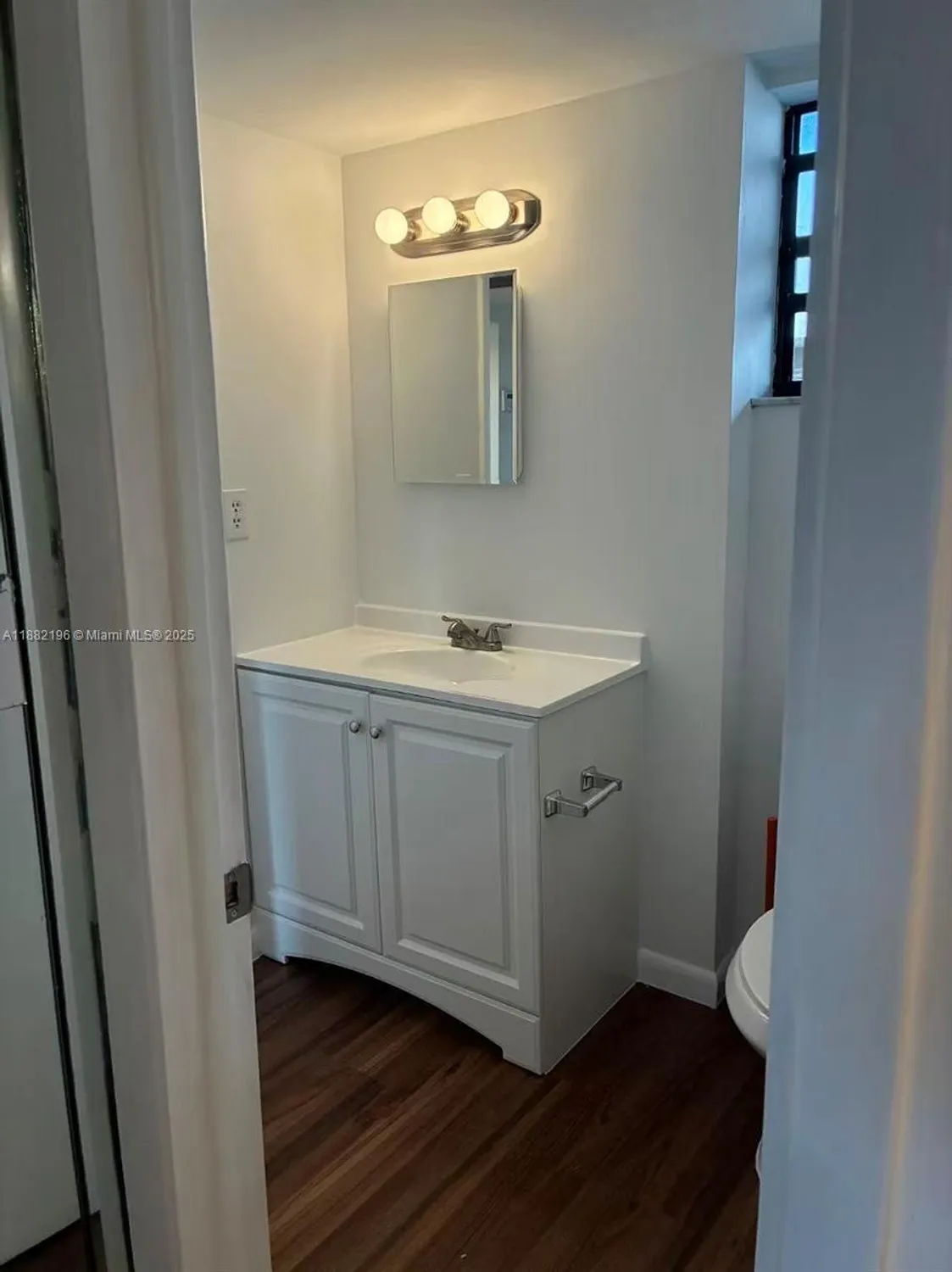 Property Slideshow image 15 of 71 | 1100 colony point cir 518, Pembroke Pines, FL, 33026