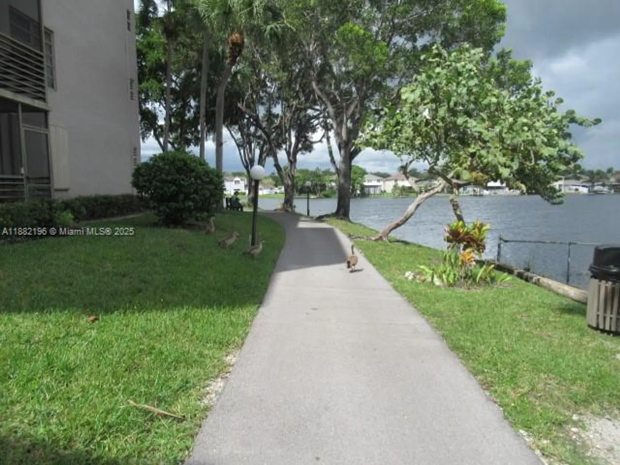 Property Slideshow image 10 of 71 | 1100 colony point cir 518, Pembroke Pines, FL, 33026