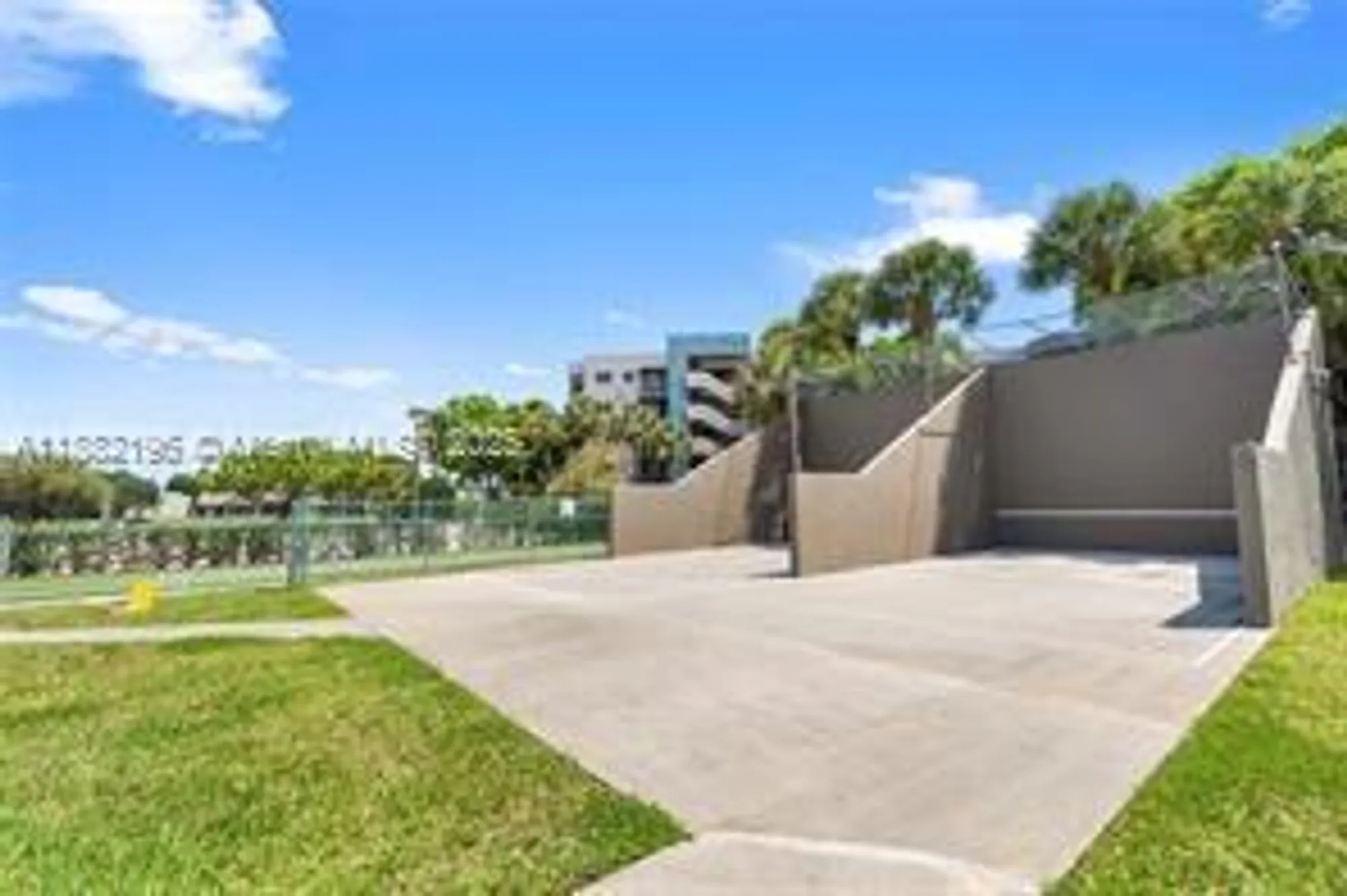 Property Slideshow image 37 of 71 | 1100 colony point cir 518, Pembroke Pines, FL, 33026