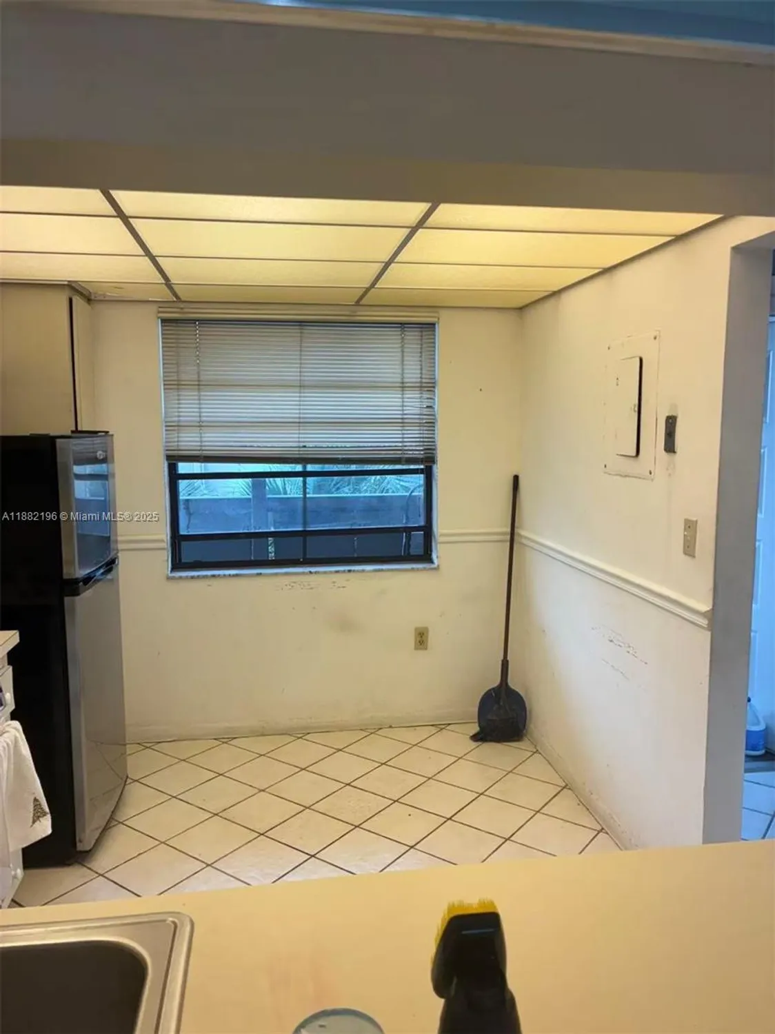 Property Slideshow image 4 of 71 | 1100 colony point cir 518, Pembroke Pines, FL, 33026