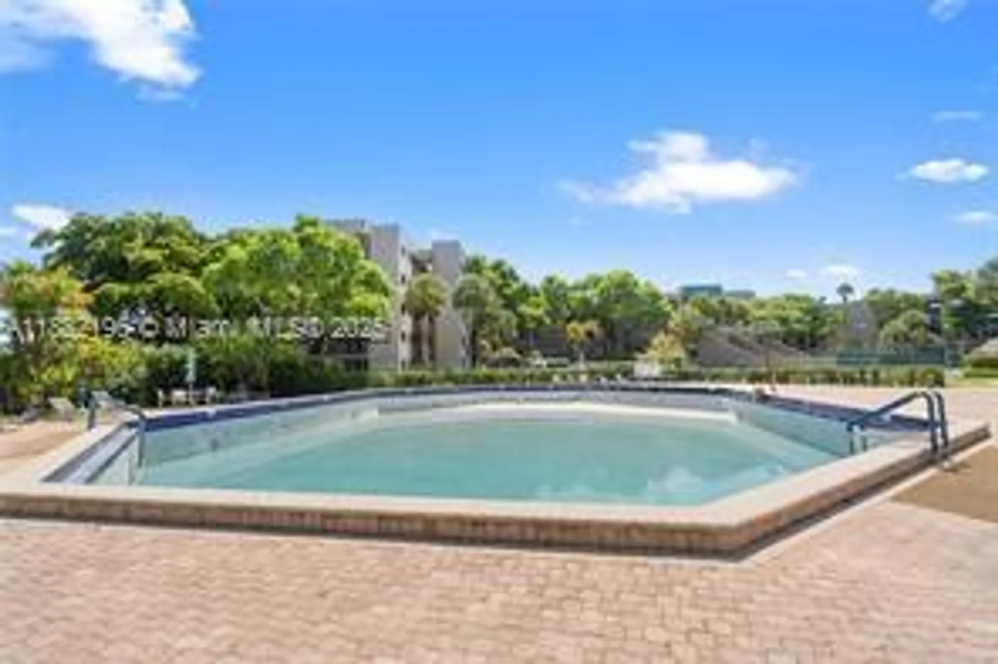 Property Slideshow image 40 of 71 | 1100 colony point cir 518, Pembroke Pines, FL, 33026