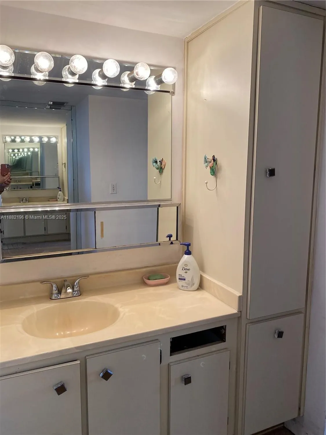 Property Slideshow image 67 of 71 | 1100 colony point cir 518, Pembroke Pines, FL, 33026