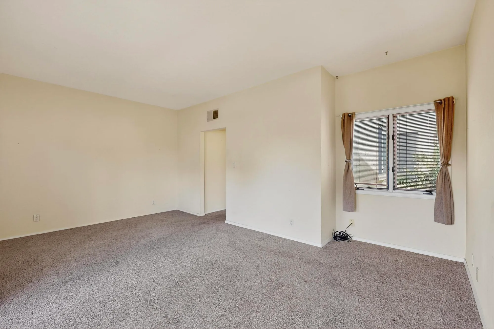 Property Slideshow image 15 of 51 | 617 eastlake ct, Rio Rancho, NM, 87124