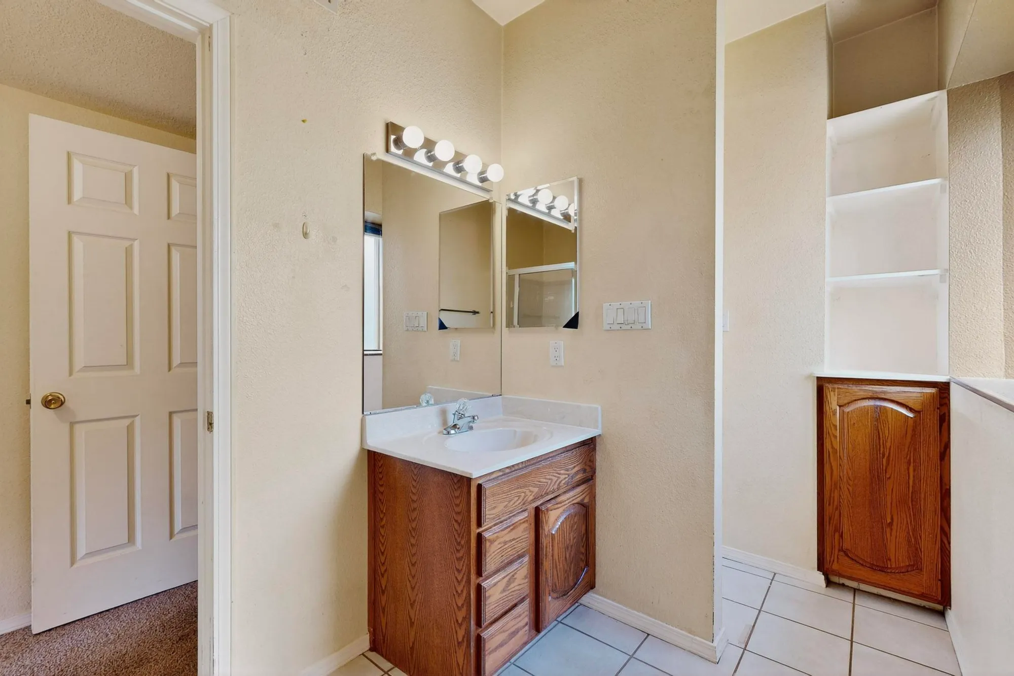 Property Slideshow image 19 of 51 | 617 eastlake ct, Rio Rancho, NM, 87124
