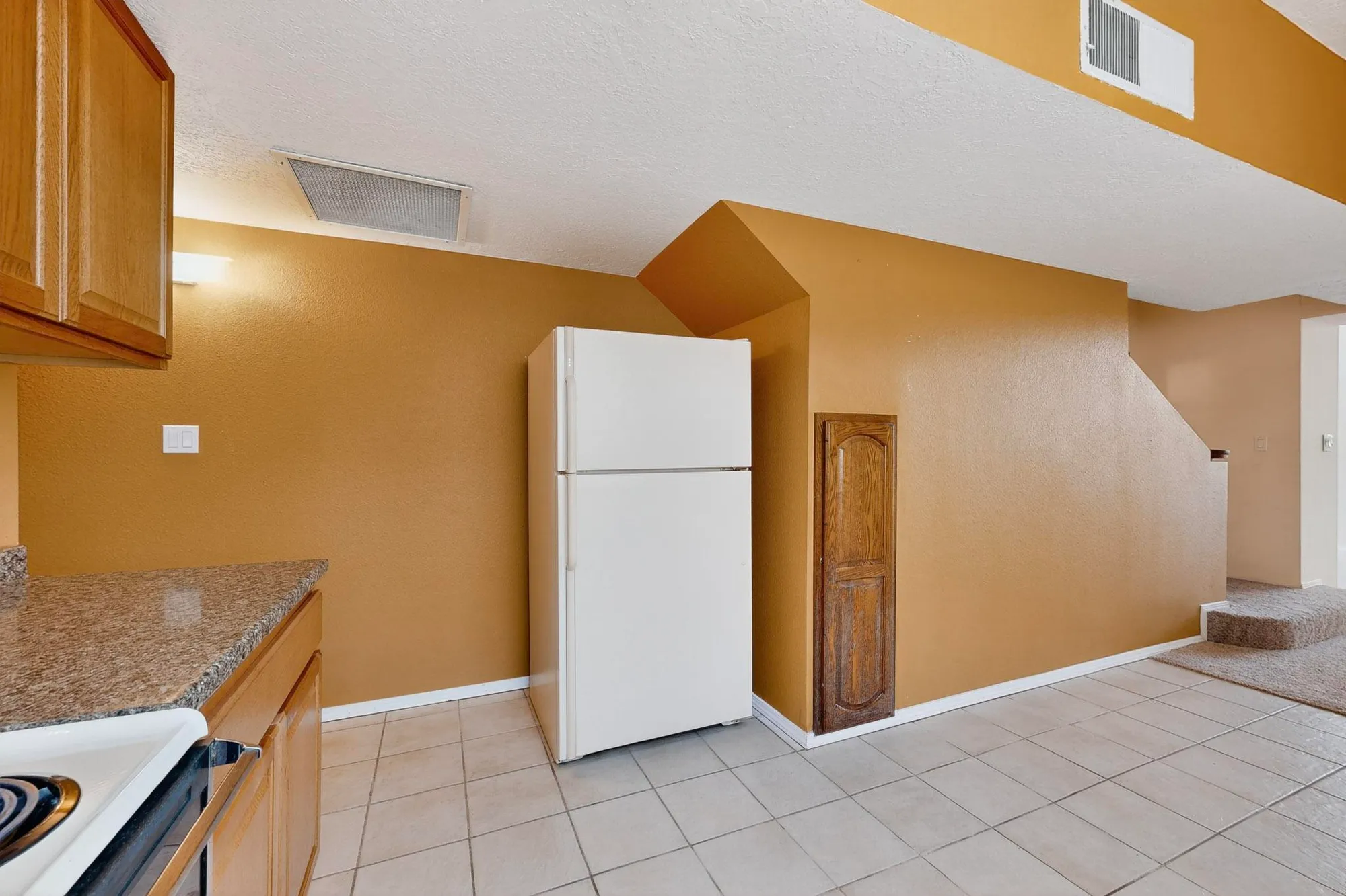 Property Slideshow image 10 of 51 | 617 eastlake ct, Rio Rancho, NM, 87124