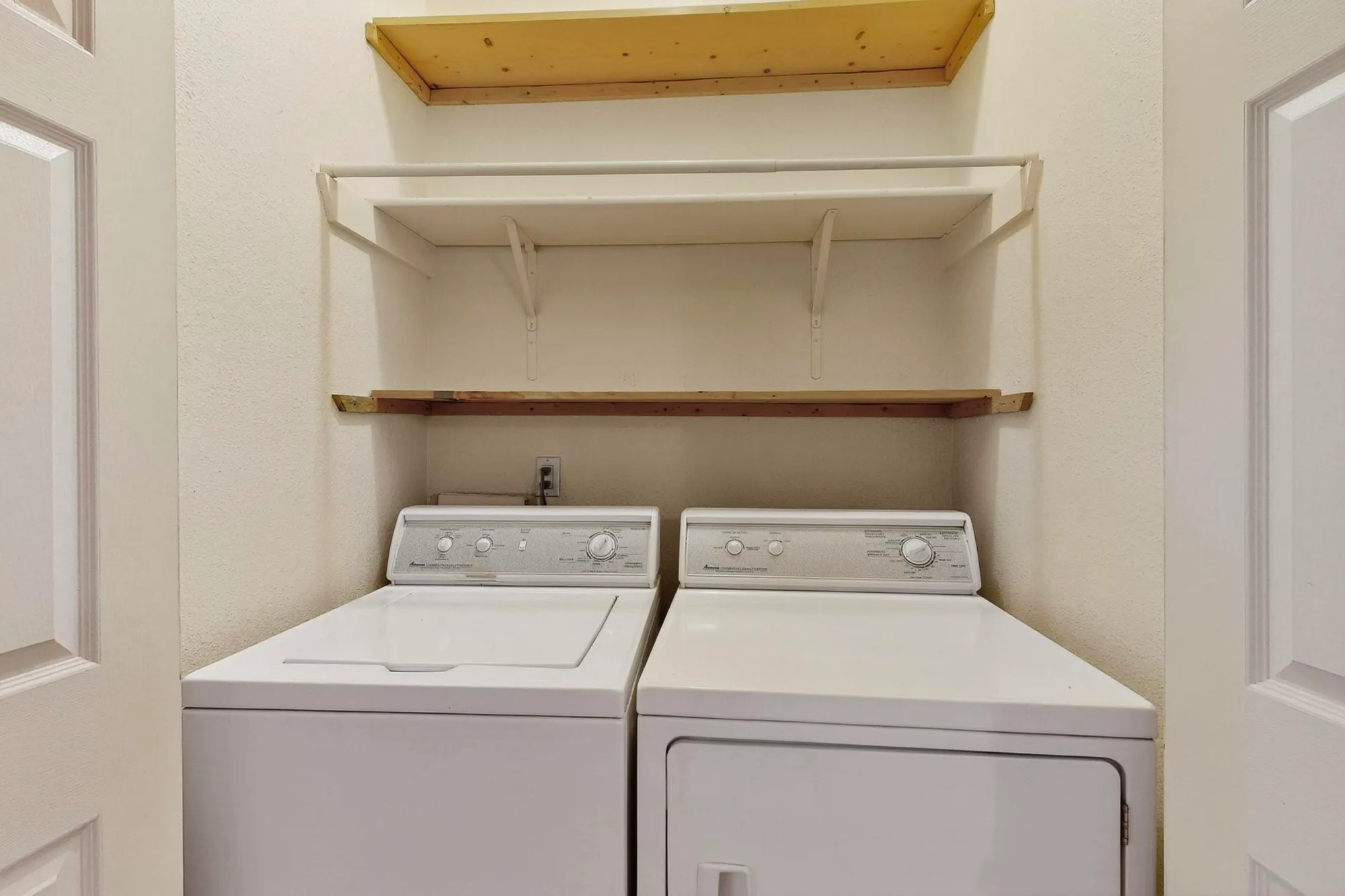 Property Slideshow image 36 of 51 | 617 eastlake ct, Rio Rancho, NM, 87124