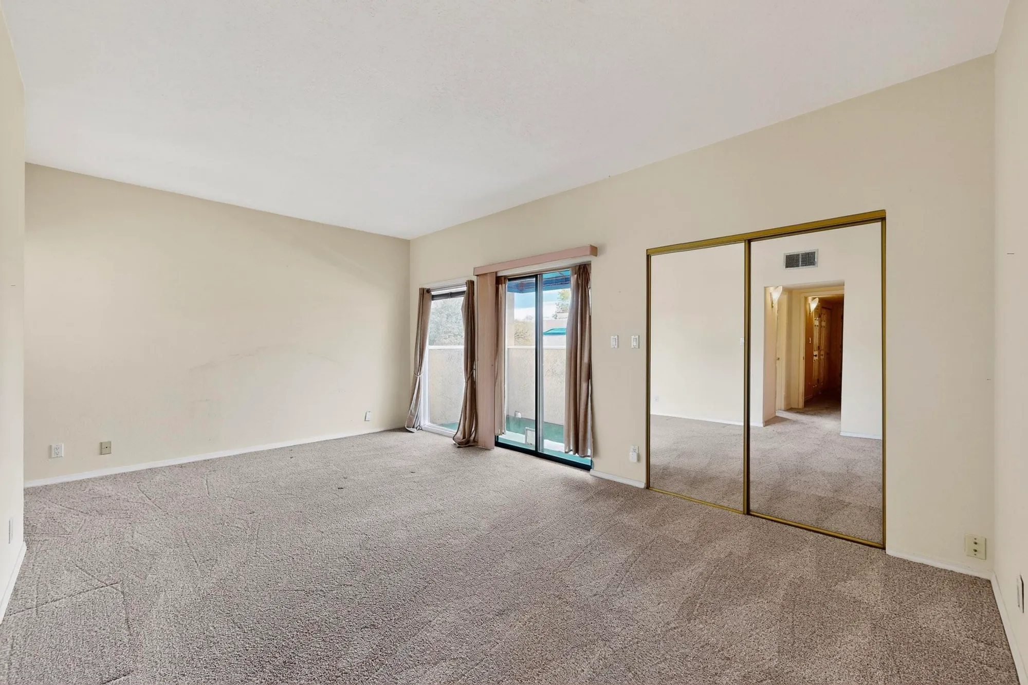 Property Slideshow image 30 of 51 | 617 eastlake ct, Rio Rancho, NM, 87124