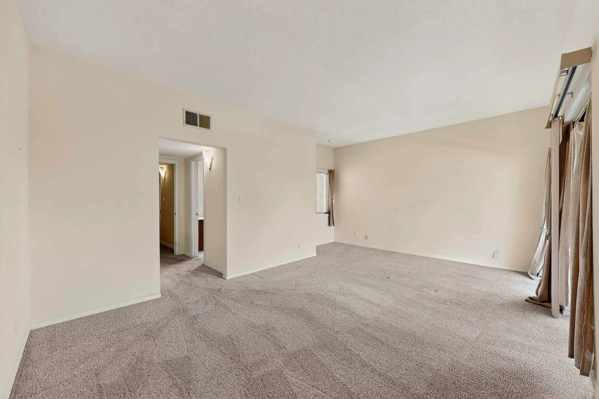 Property Slideshow image 31 of 51 | 617 eastlake ct, Rio Rancho, NM, 87124