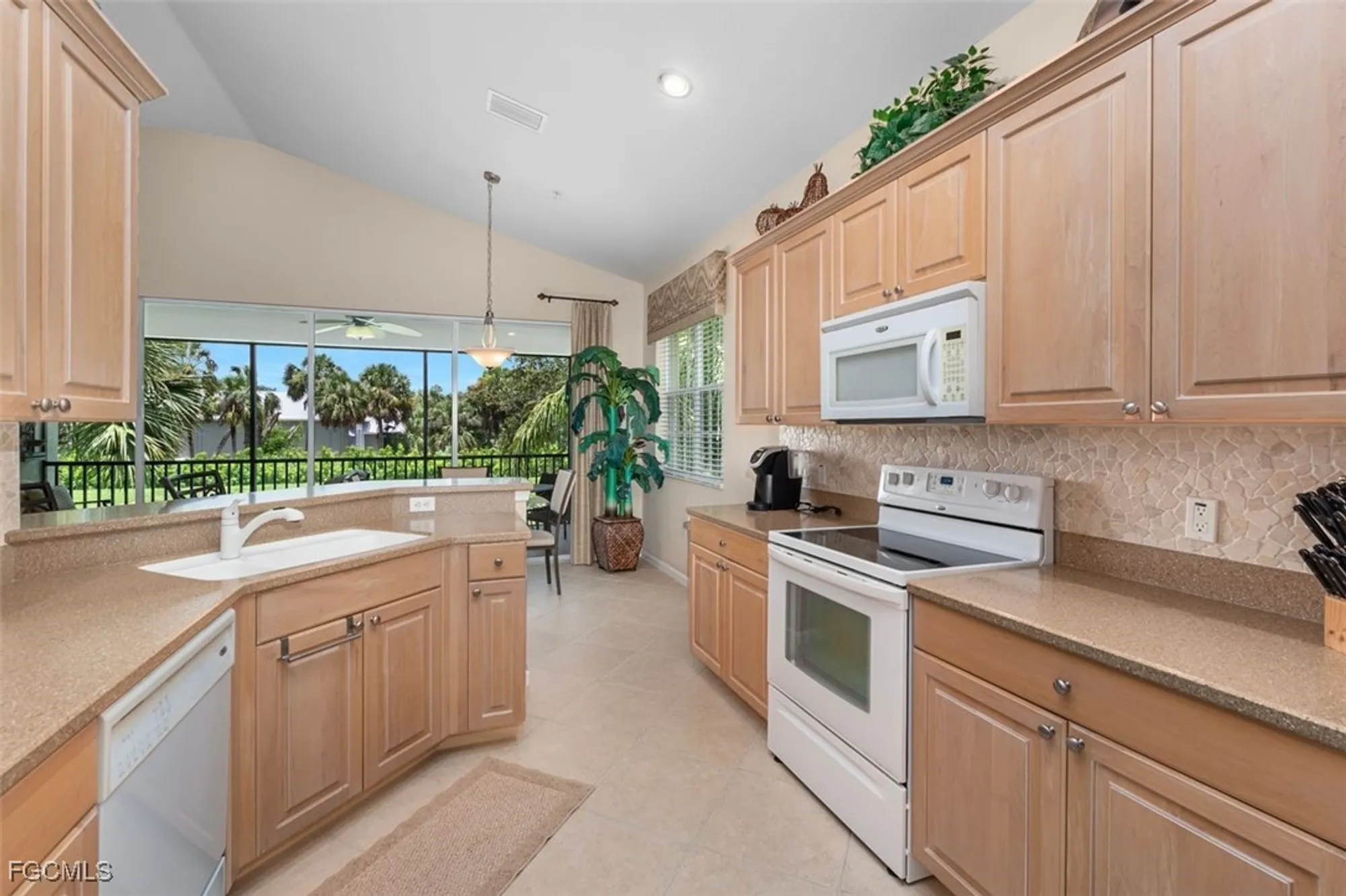 Property Slideshow image 14 of 35 | 13091 pebblebrook point cir 202, Fort Myers, FL, 33905