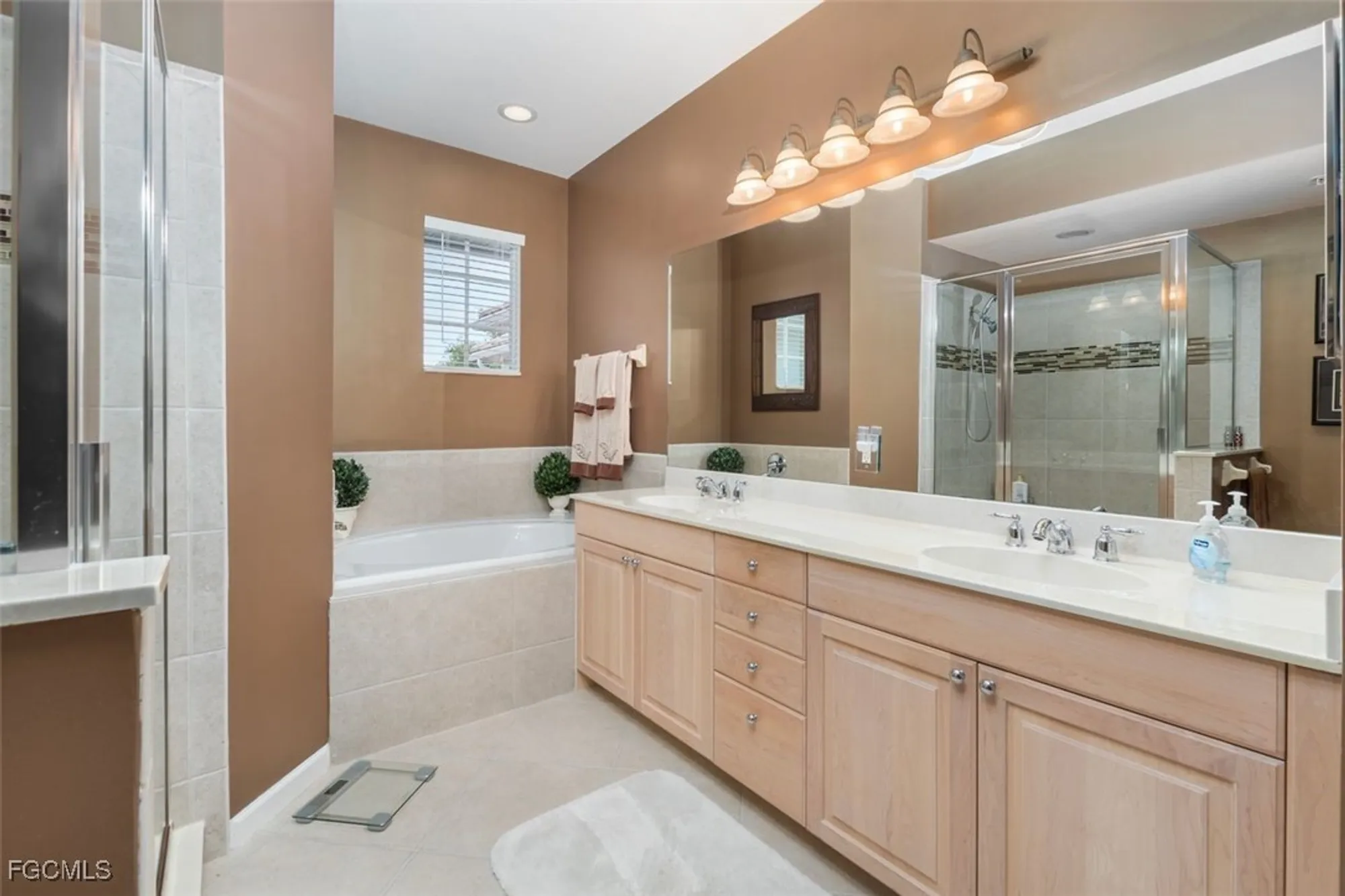 Property Slideshow image 19 of 35 | 13091 pebblebrook point cir 202, Fort Myers, FL, 33905