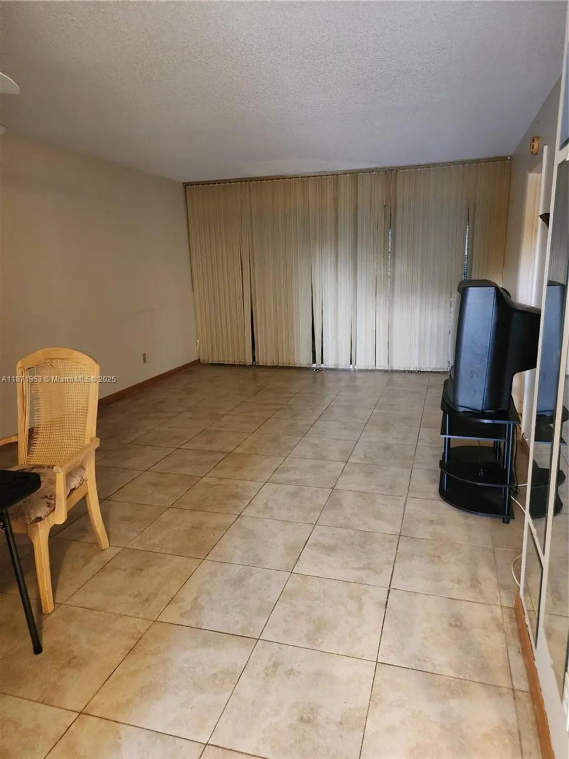 Property Slideshow image 6 of 15 | 5750 nw 64th ave apt 303, Tamarac, FL, 33319